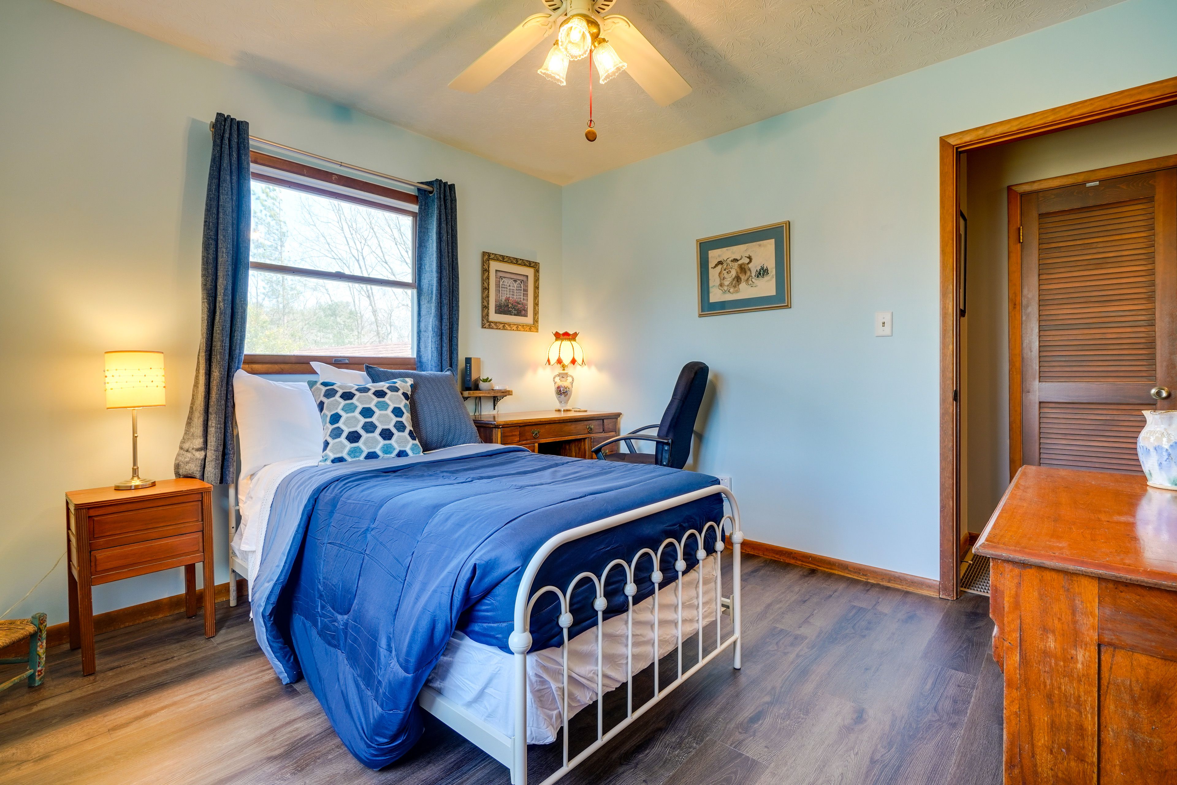 Bedroom 4 | Twin Bed | Desk