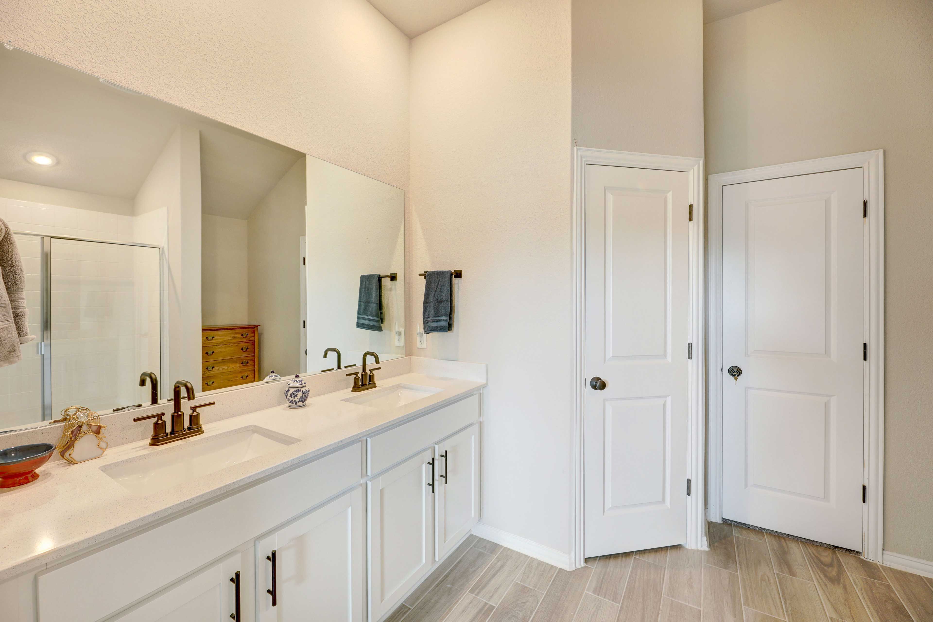 En-Suite Bathroom | Towels Provided | Complimentary Toiletries