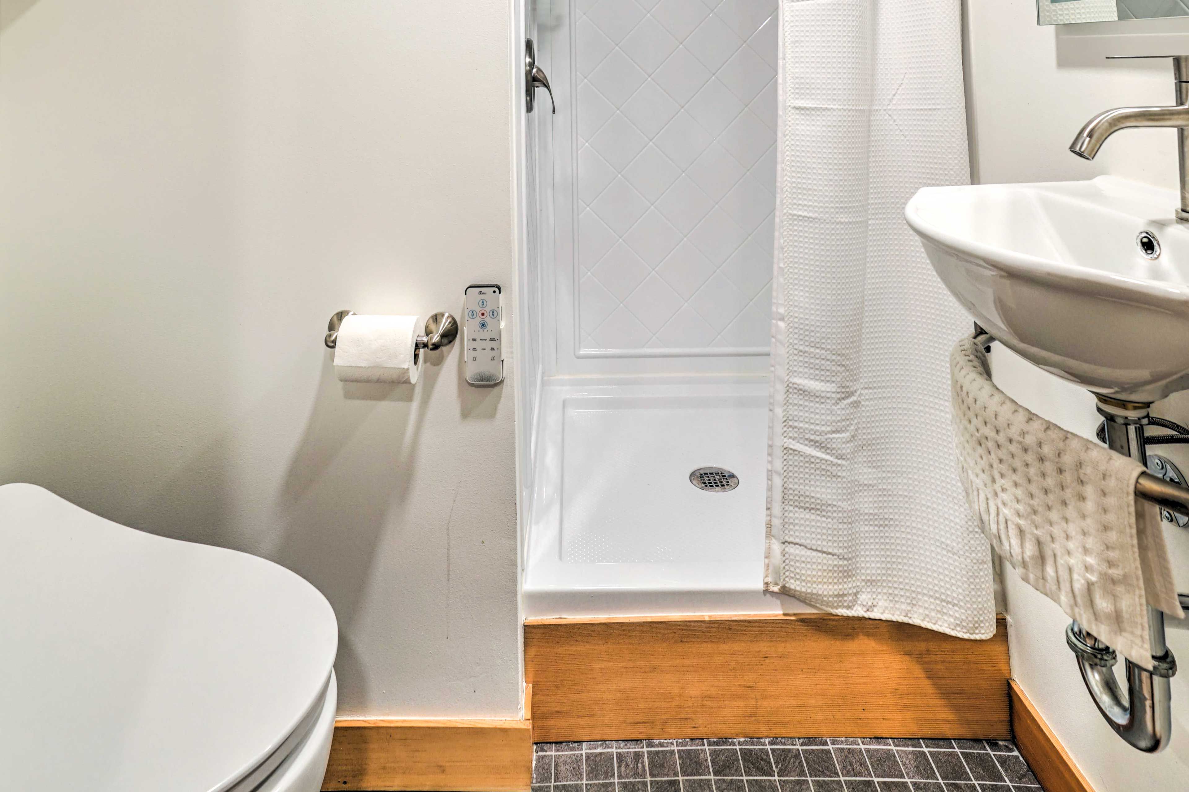 Bathroom | Towels Provided | Complimentary Toiletries