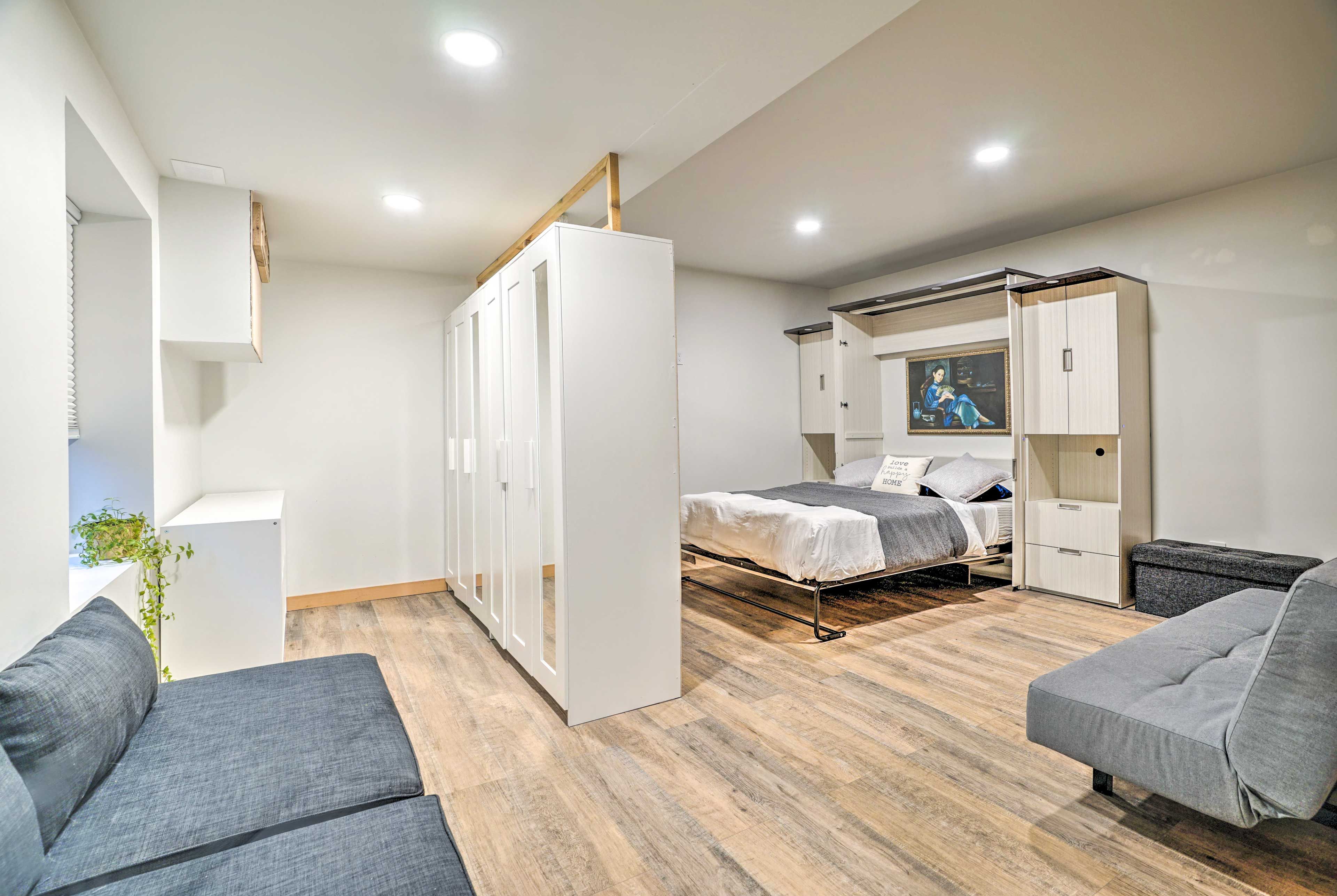 Bedroom 2 | Queen Bed | Lower Level | Accessible via Outdoor Staircase