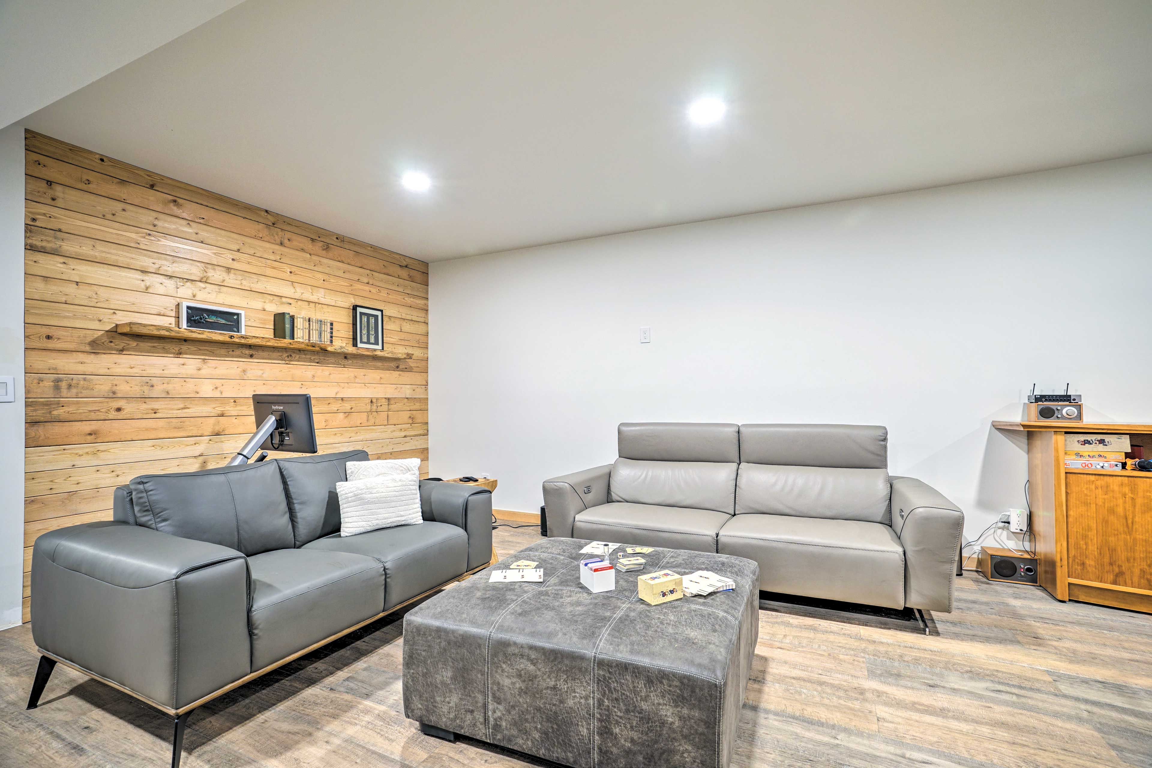 Living Room | Full Futon