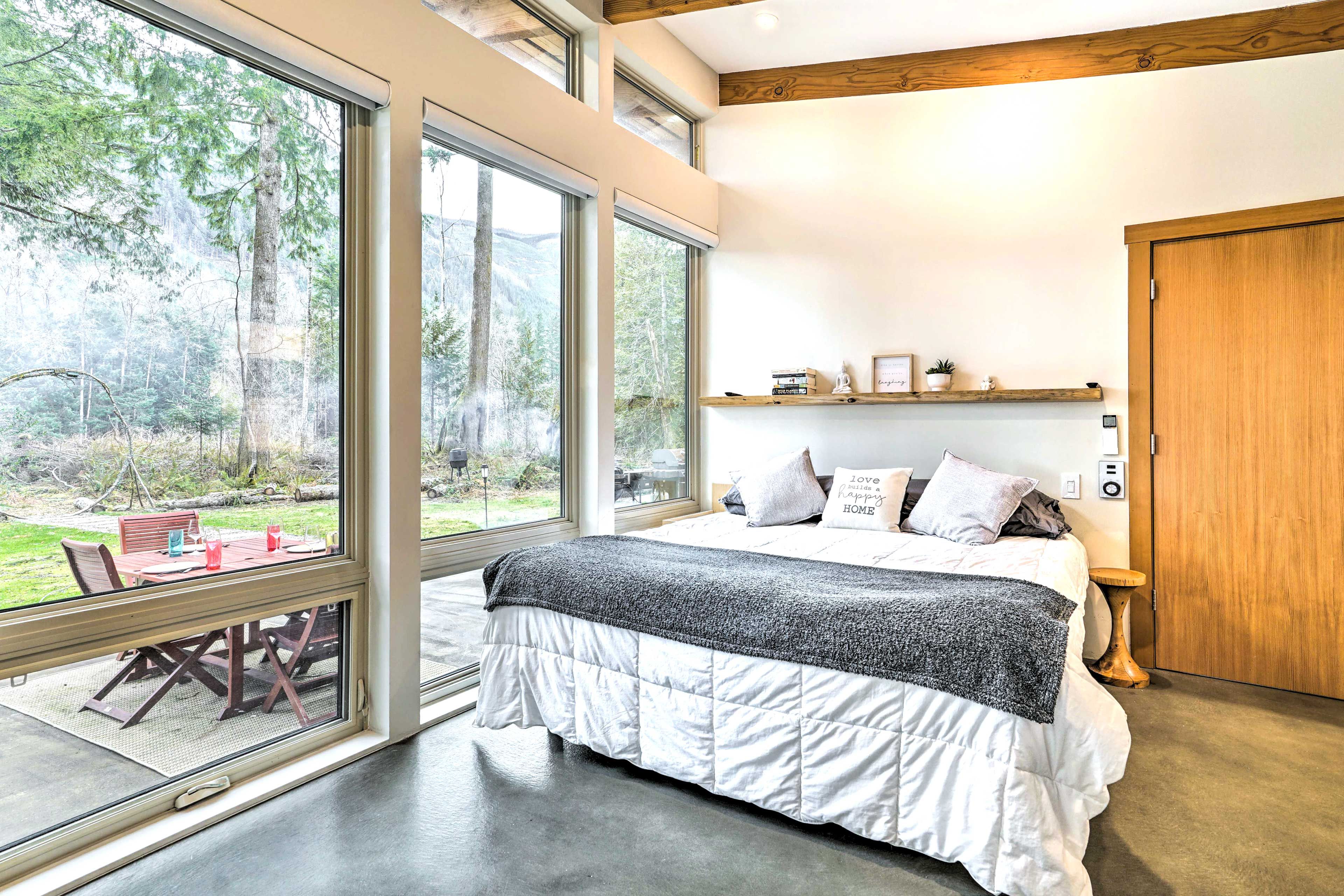 Bedroom 1 | California King Bed