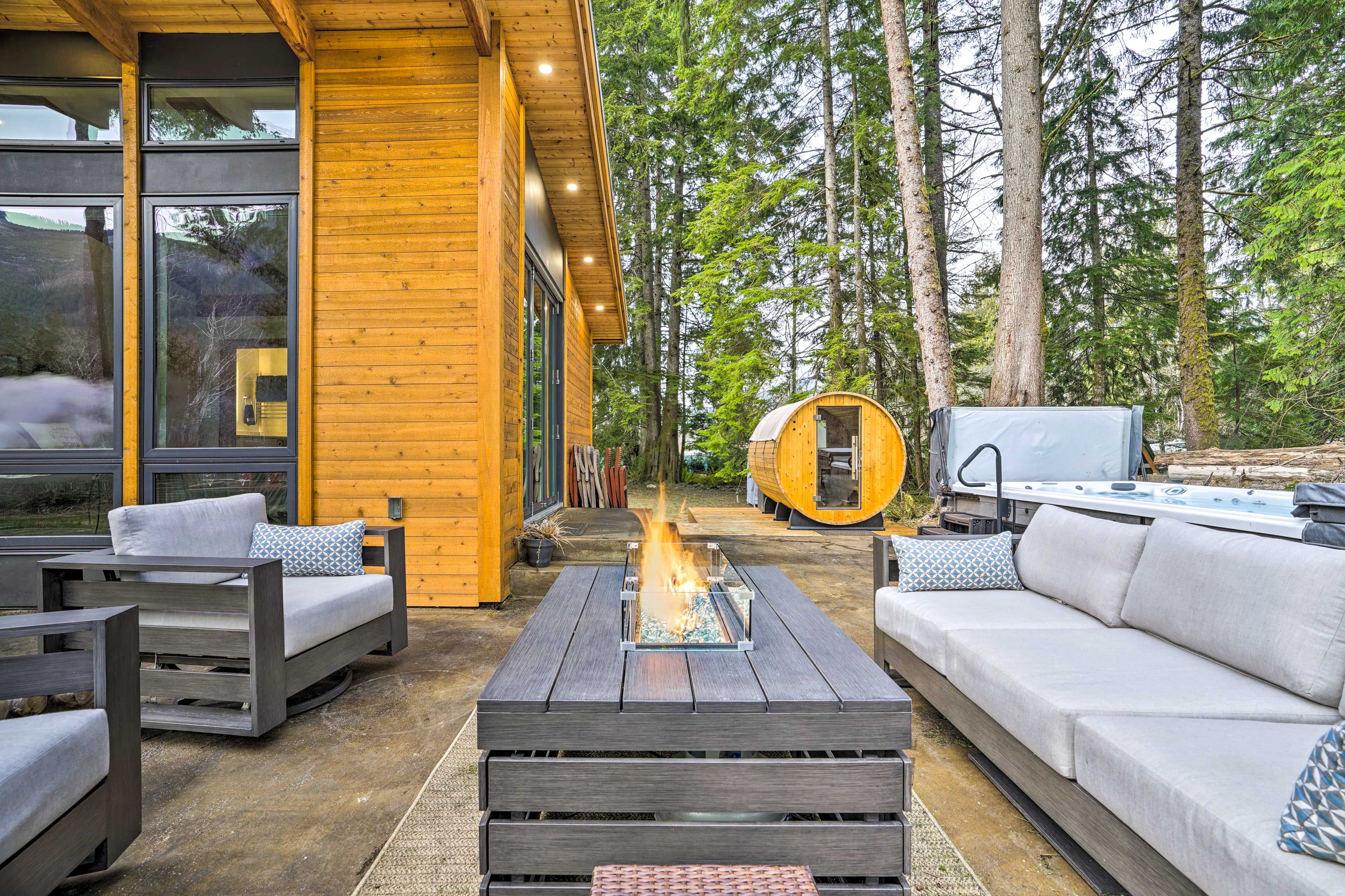 Outdoor Seating | Fire Table