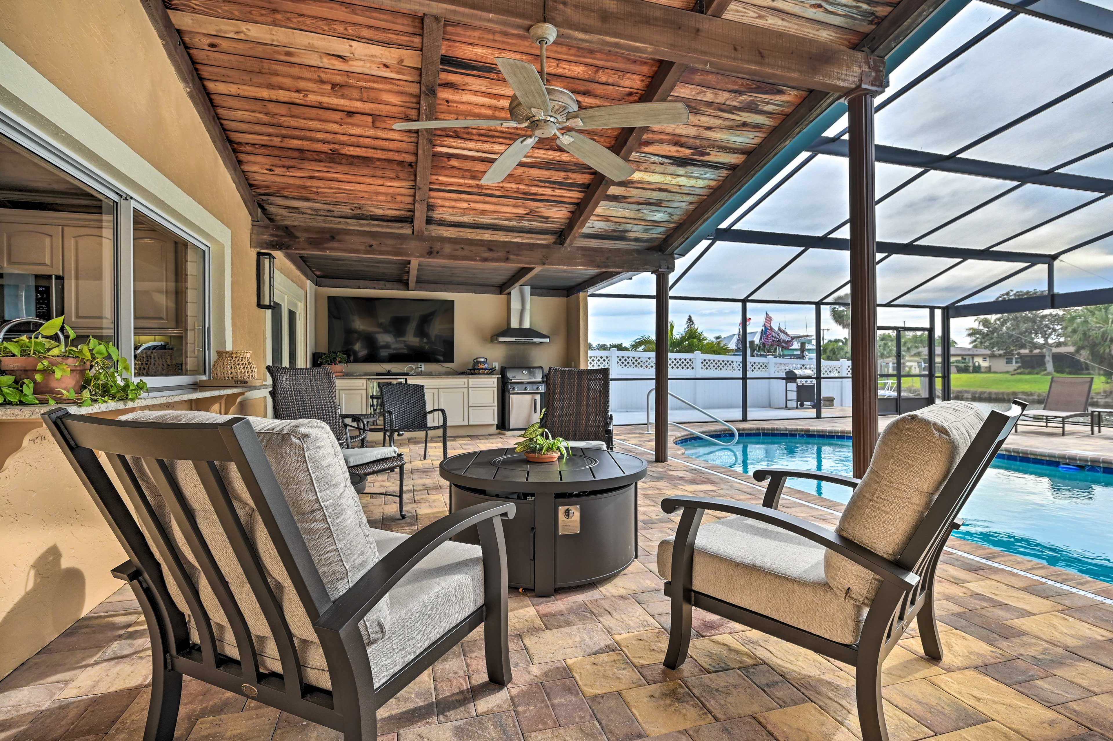 Private Lanai | 1-Story House | Tampa Bay Access