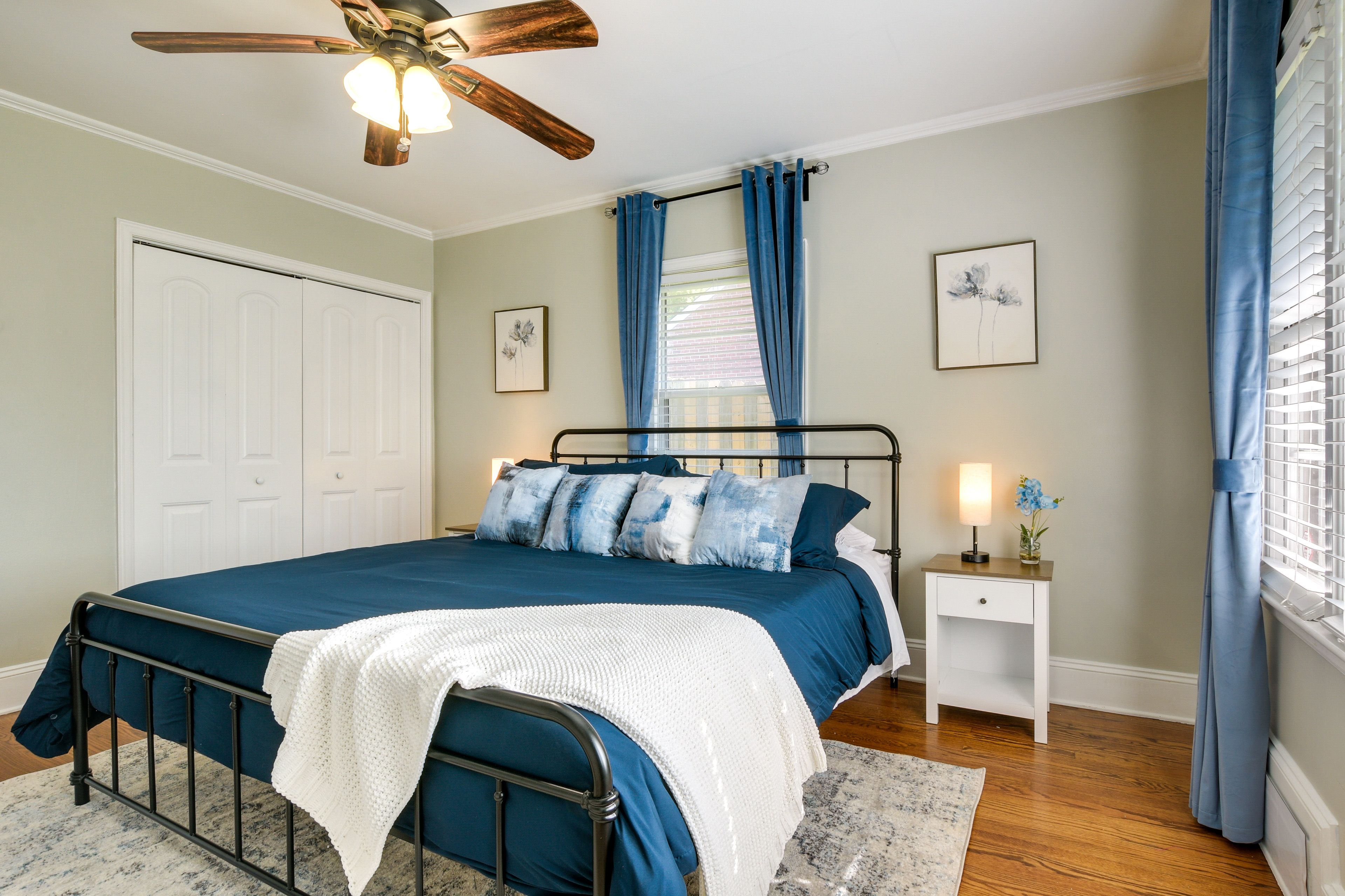 Bedroom 1 | King Bed | Smart TV