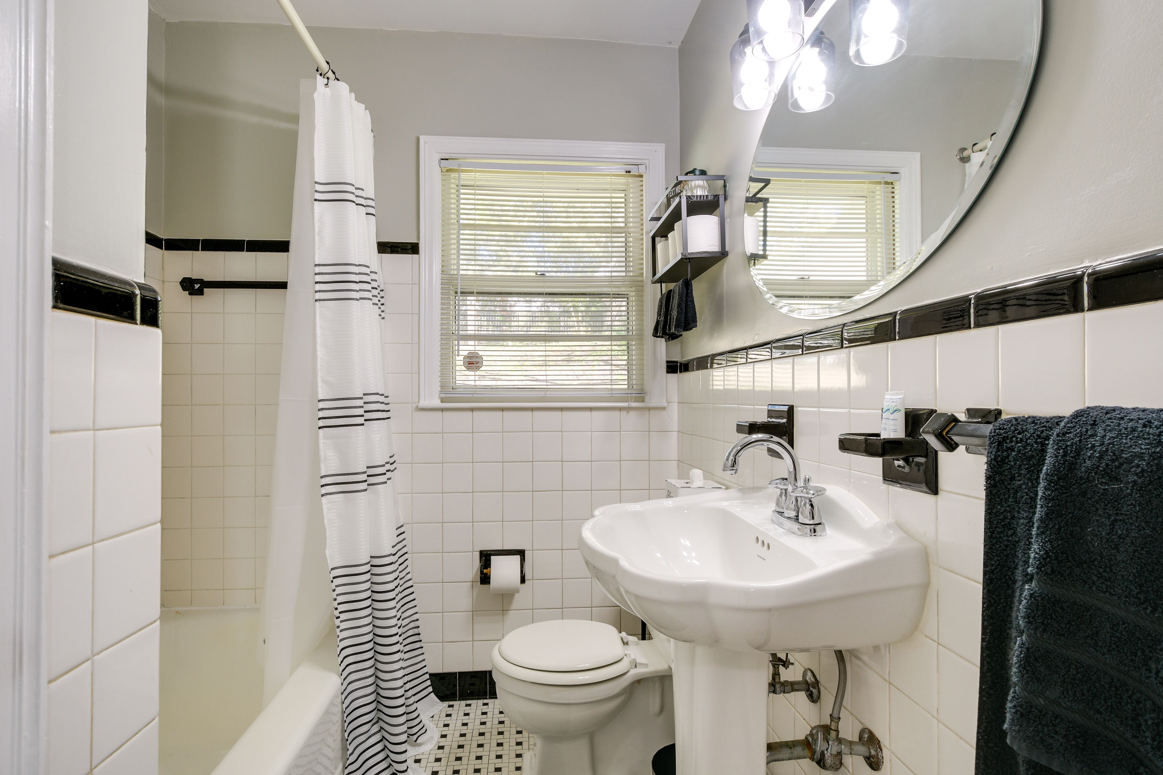 Bathroom | Towels Provided