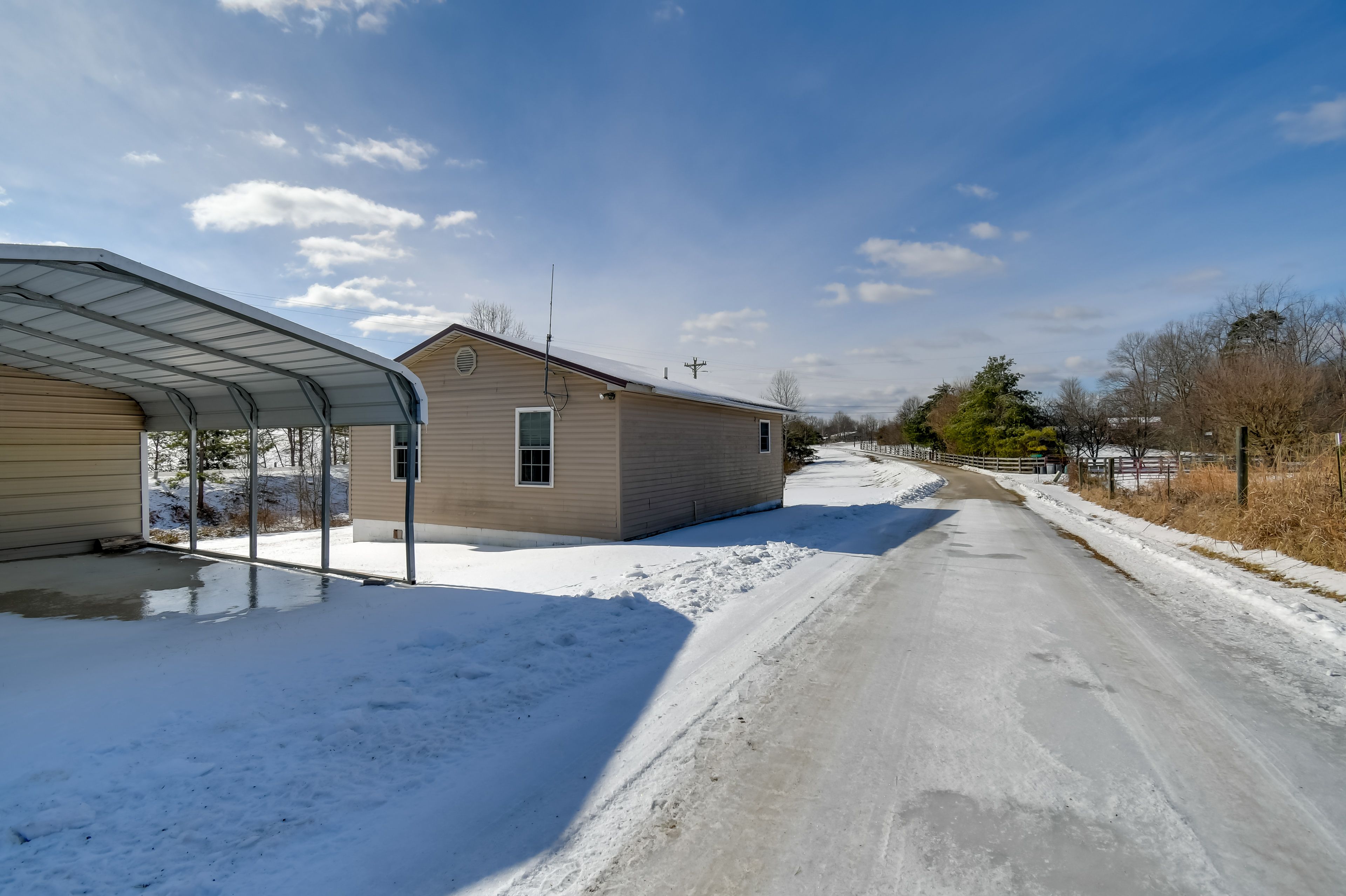 Parking | Carport (2 Vehicles) | Driveway (3 Vehicles) | Trailer Parking