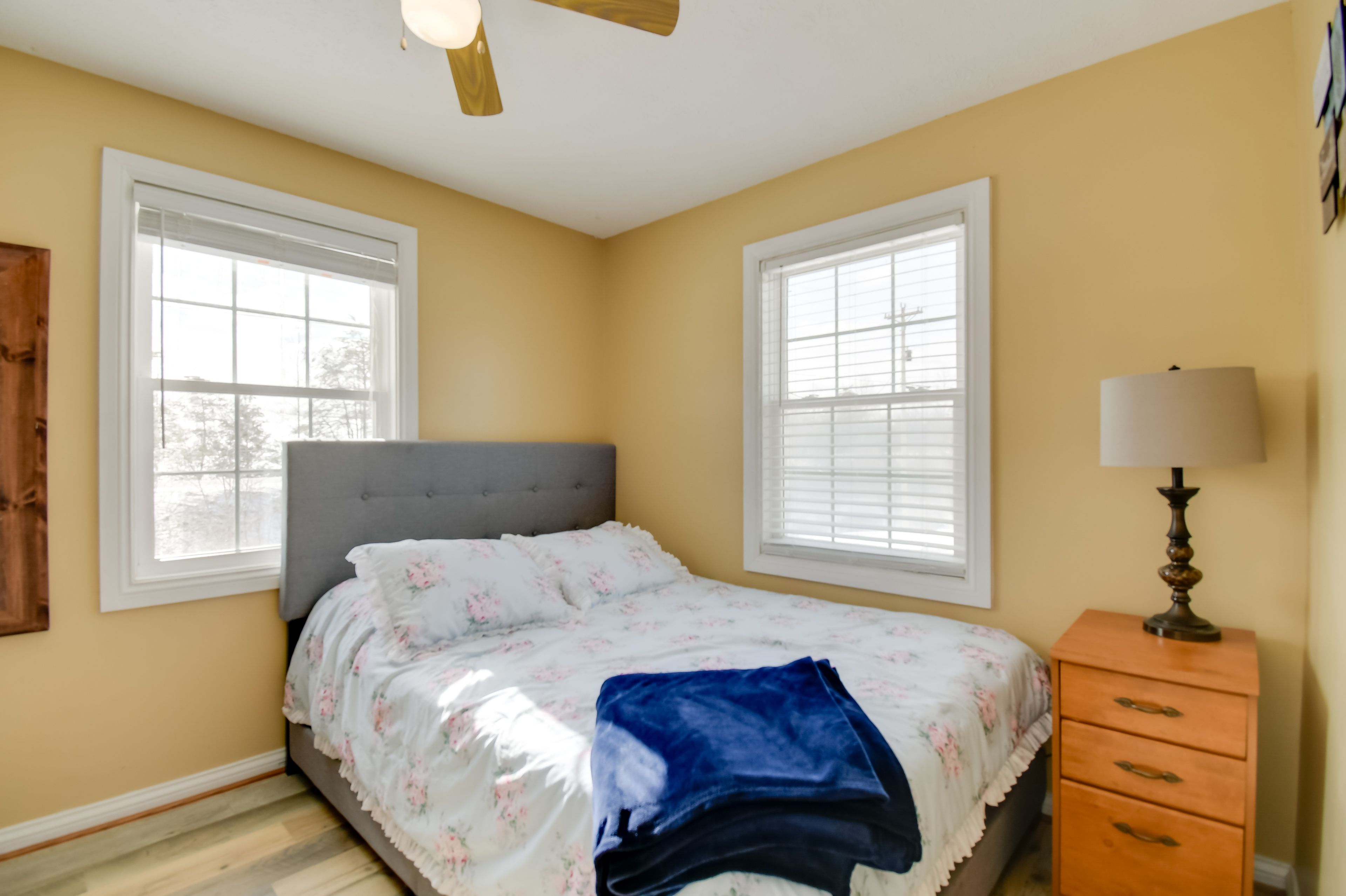 Bedroom 2 | Queen Bed | Twin Bed