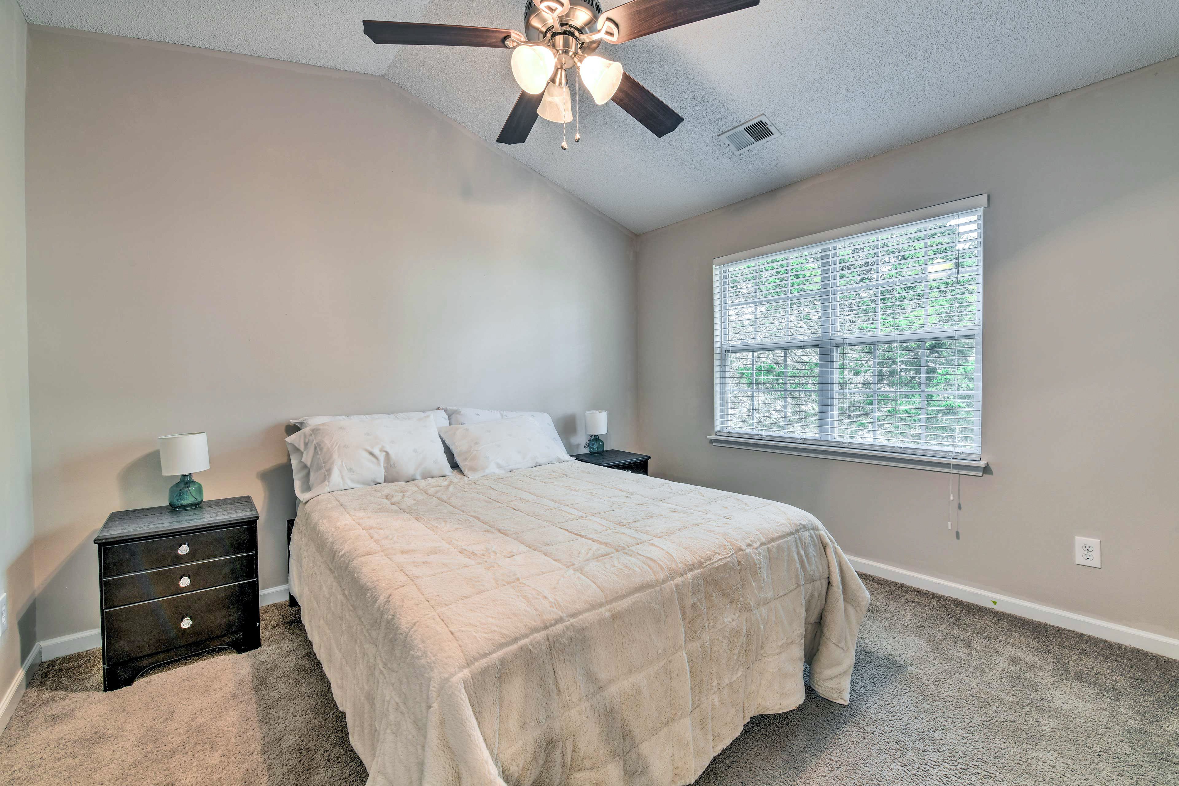 Bedroom 1 | Queen Bed | 2nd Floor