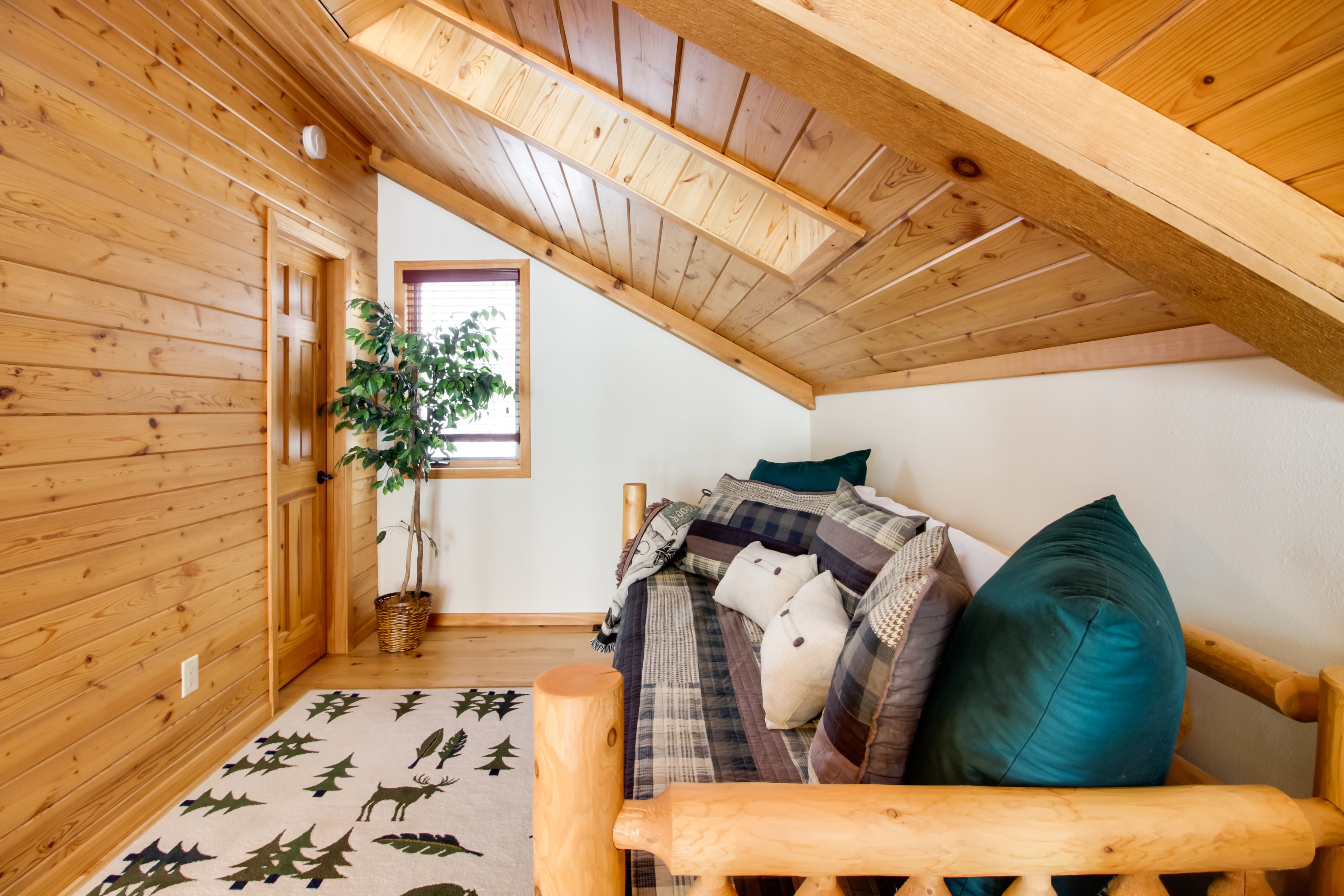 Bedroom 4 (Loft) | 2nd Floor | Twin Daybed w/ Twin Trundle | Walk-In Closet