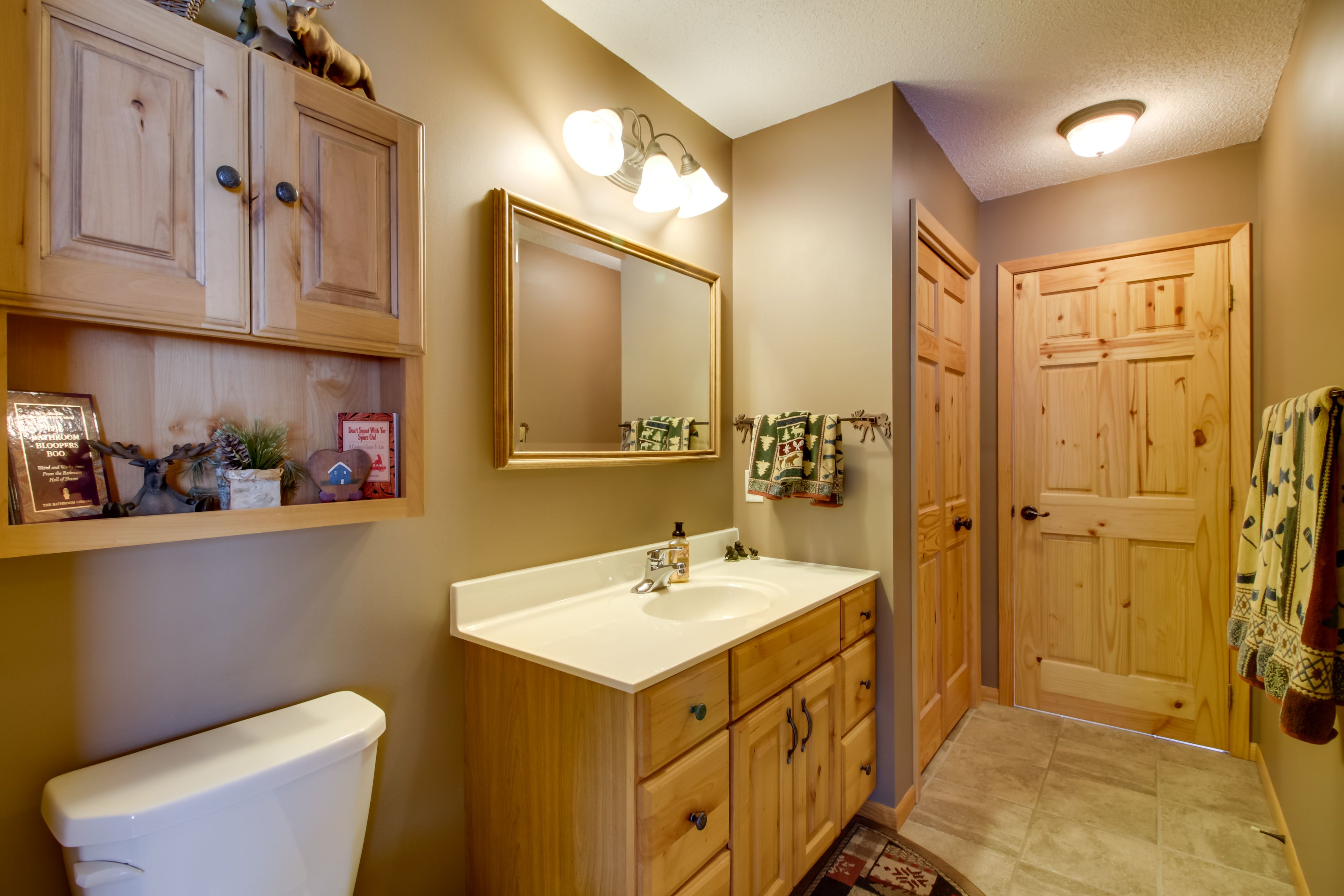 En-Suite Bathroom | Access via Bedroom 1 | Towels Provided