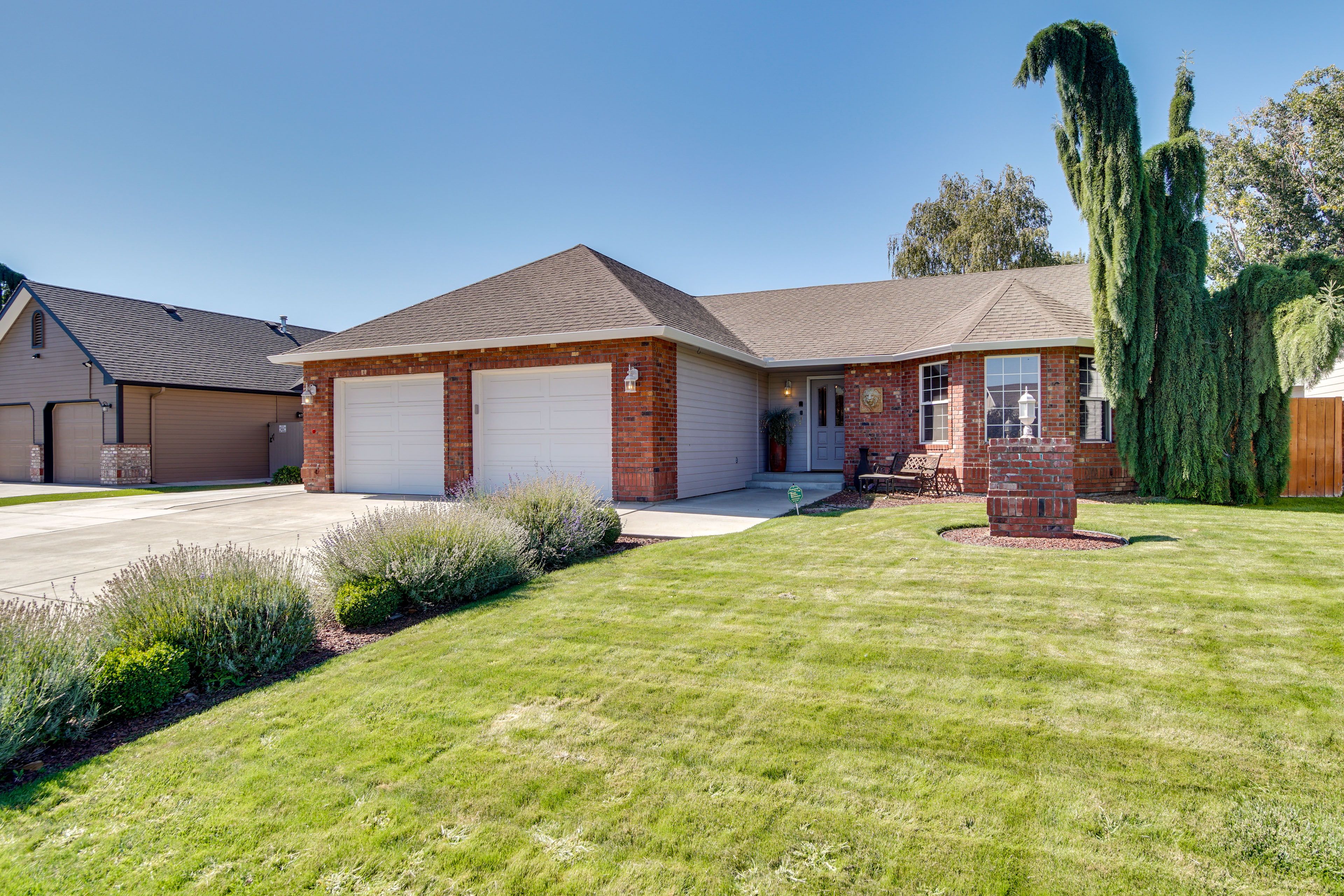 Yakima Vacation Rental | 3BR | 2BA | 1,600 Sq Ft | 2 Steps to Access