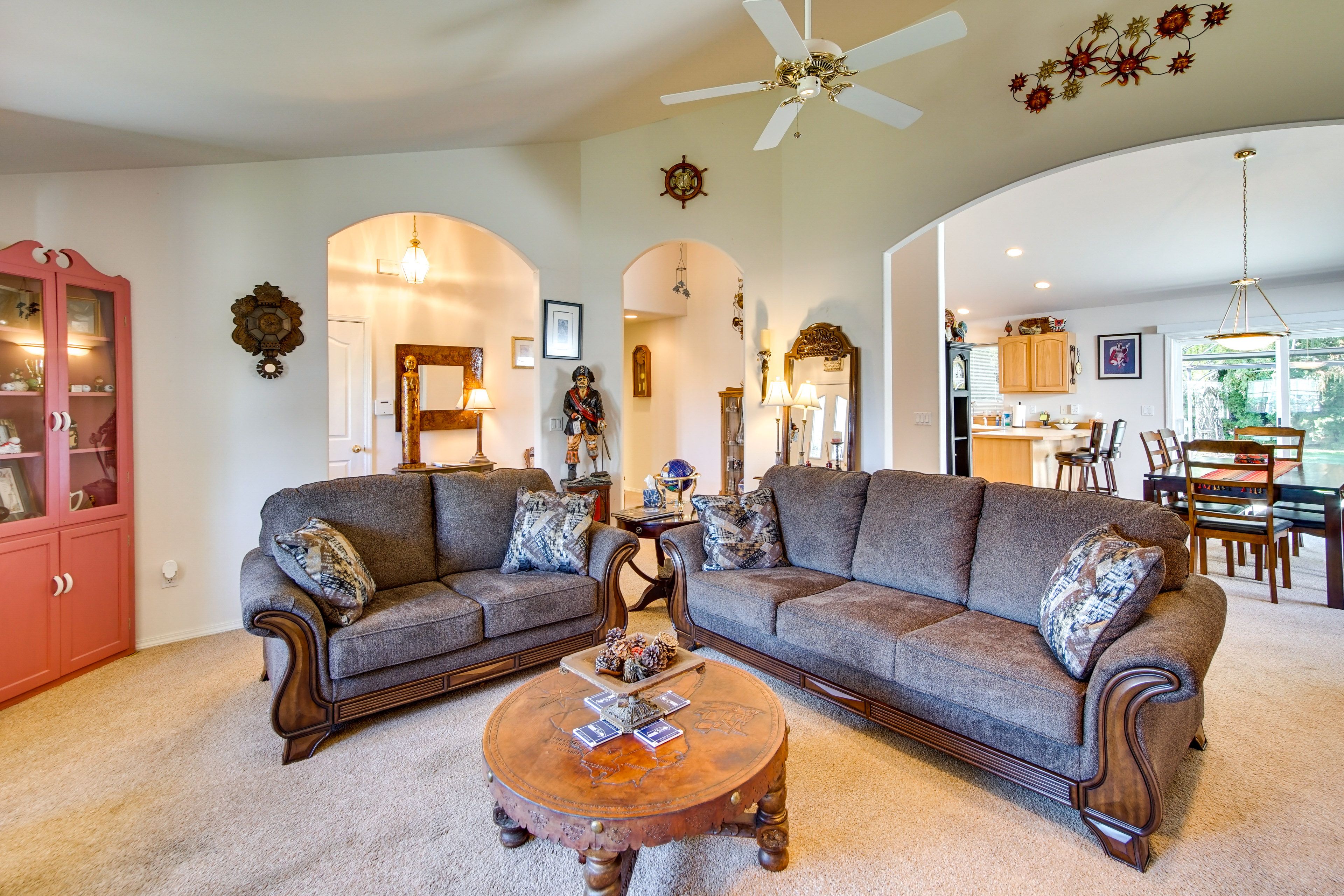 Living Room | Free WiFi | Central Heat & A/C | Smart TV | Gas Fireplace