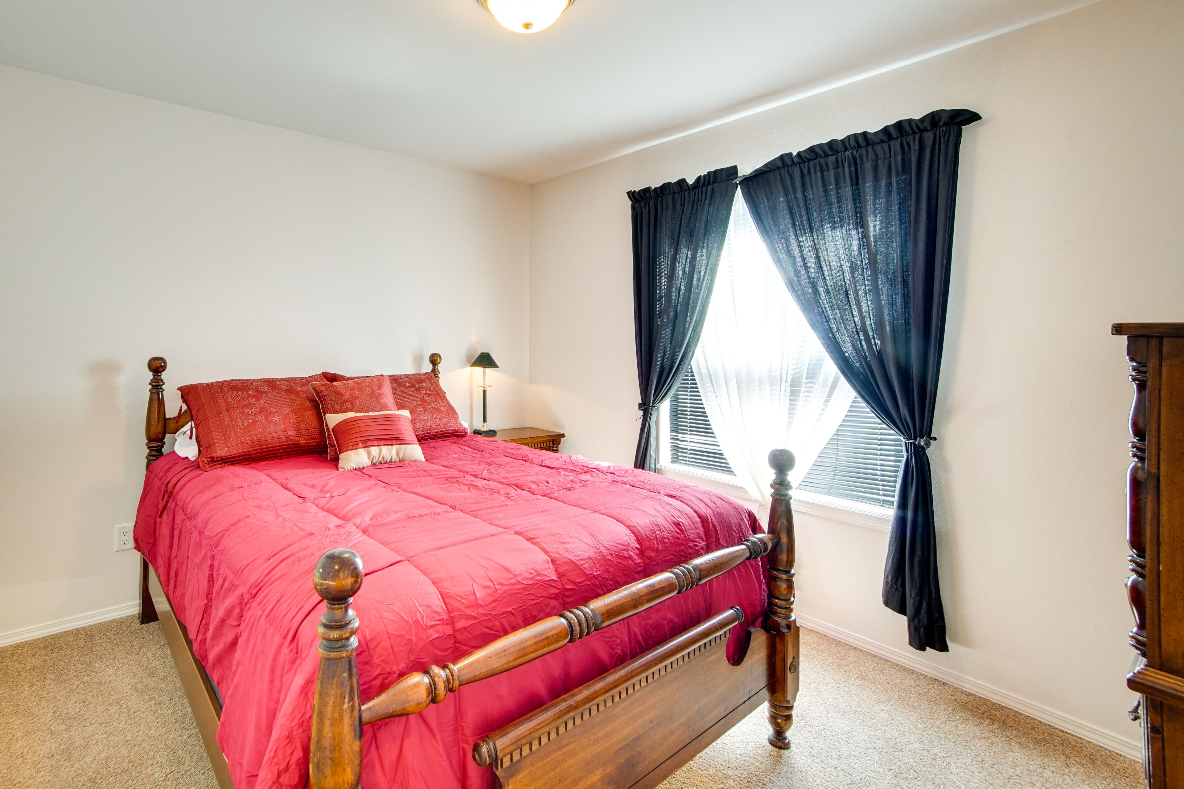 Bedroom 2 | Queen Bed