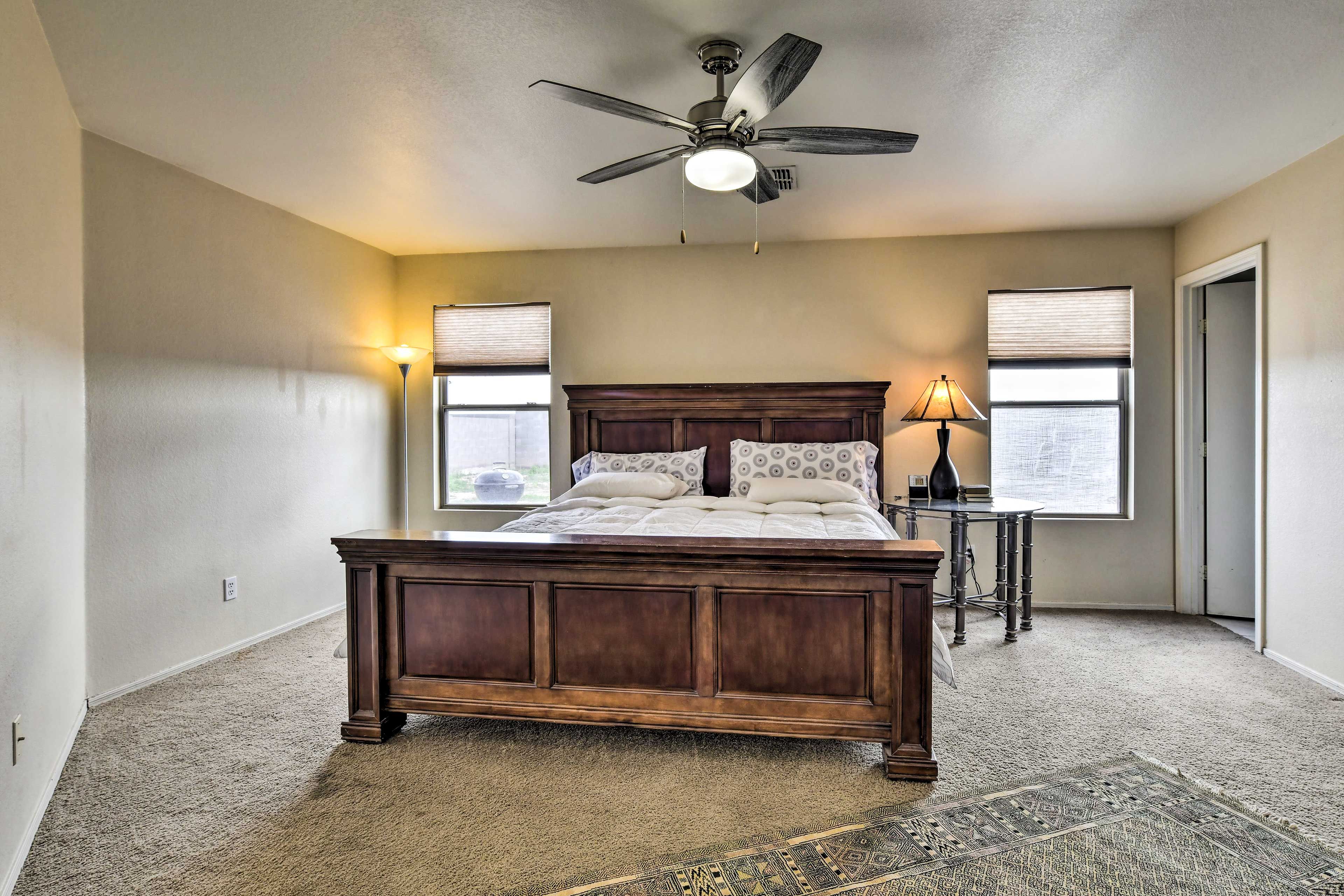 Bedroom 1 | King Bed