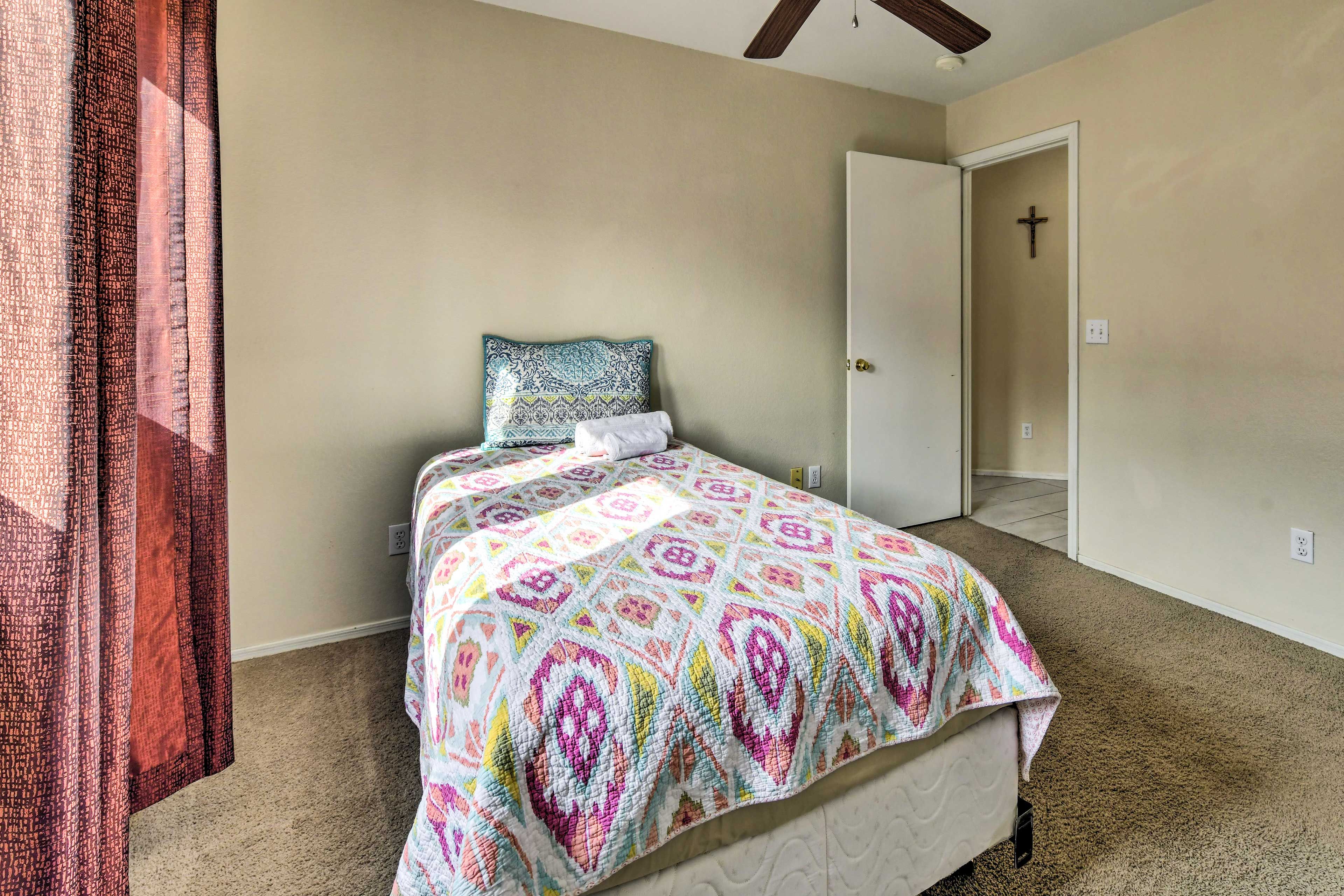 Bedroom 2 | Twin Bed