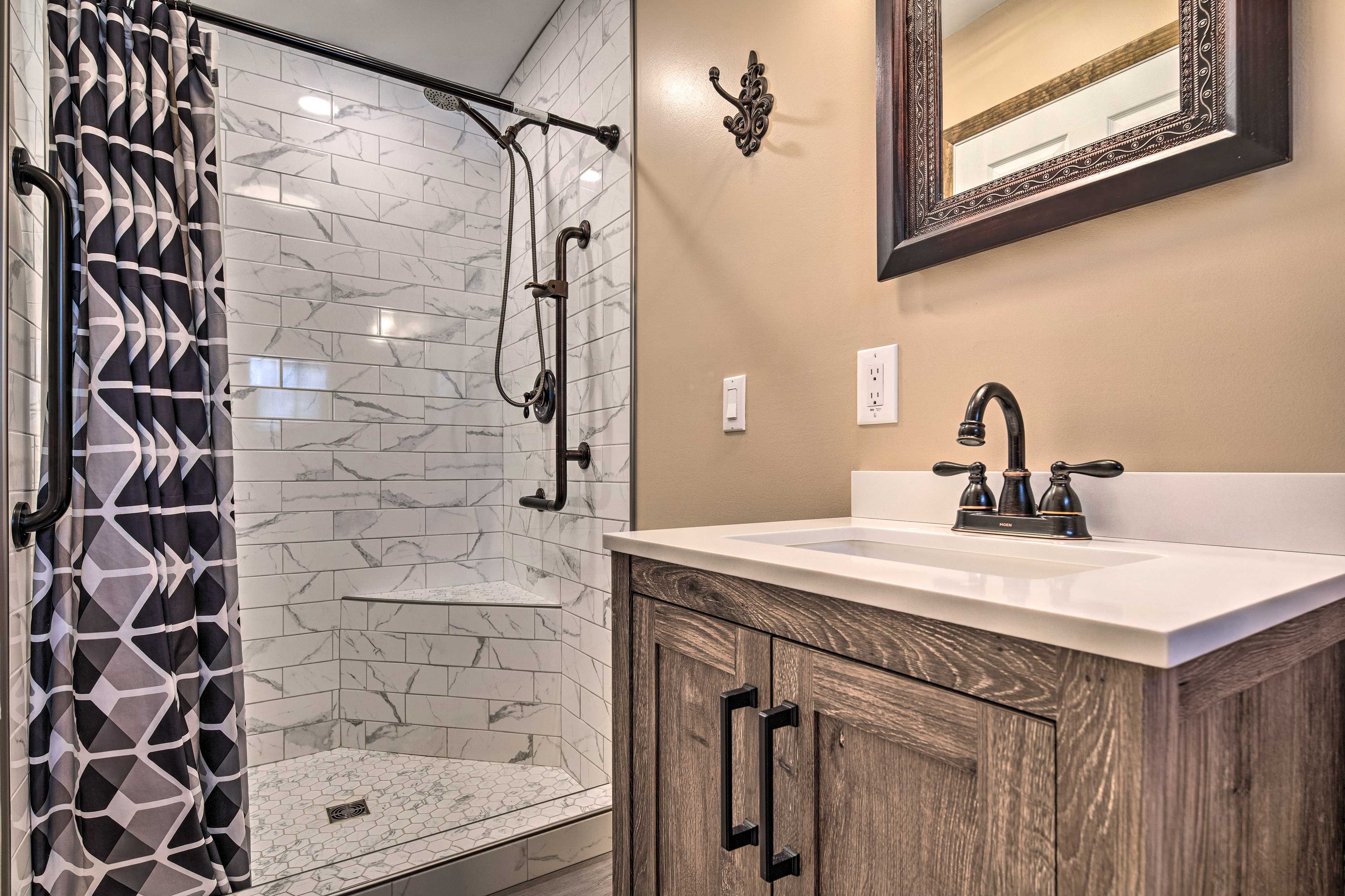 Full Bathroom | Towels Provided | Grab Rails in Shower