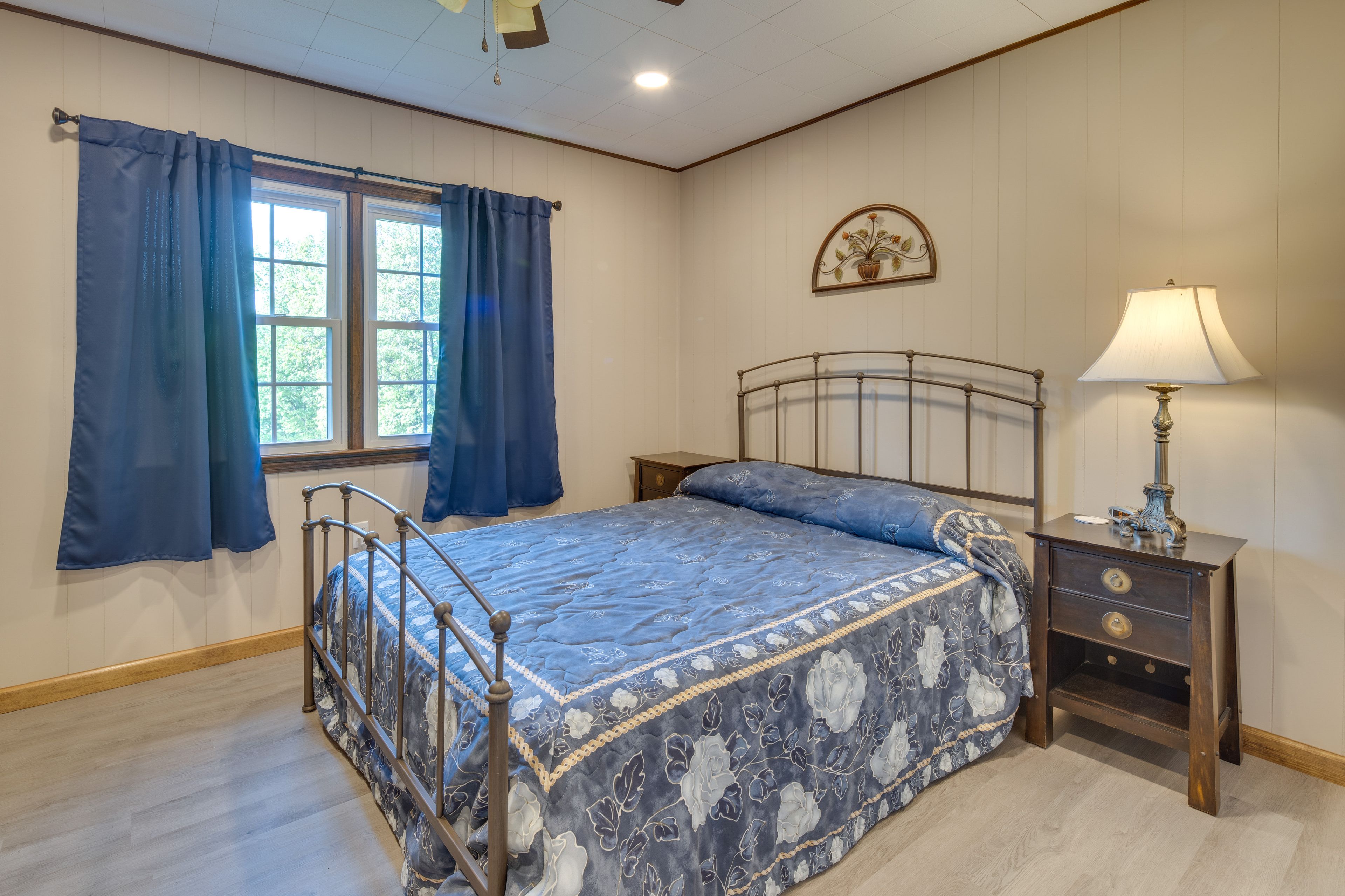 Bedroom 4 | Queen Bed