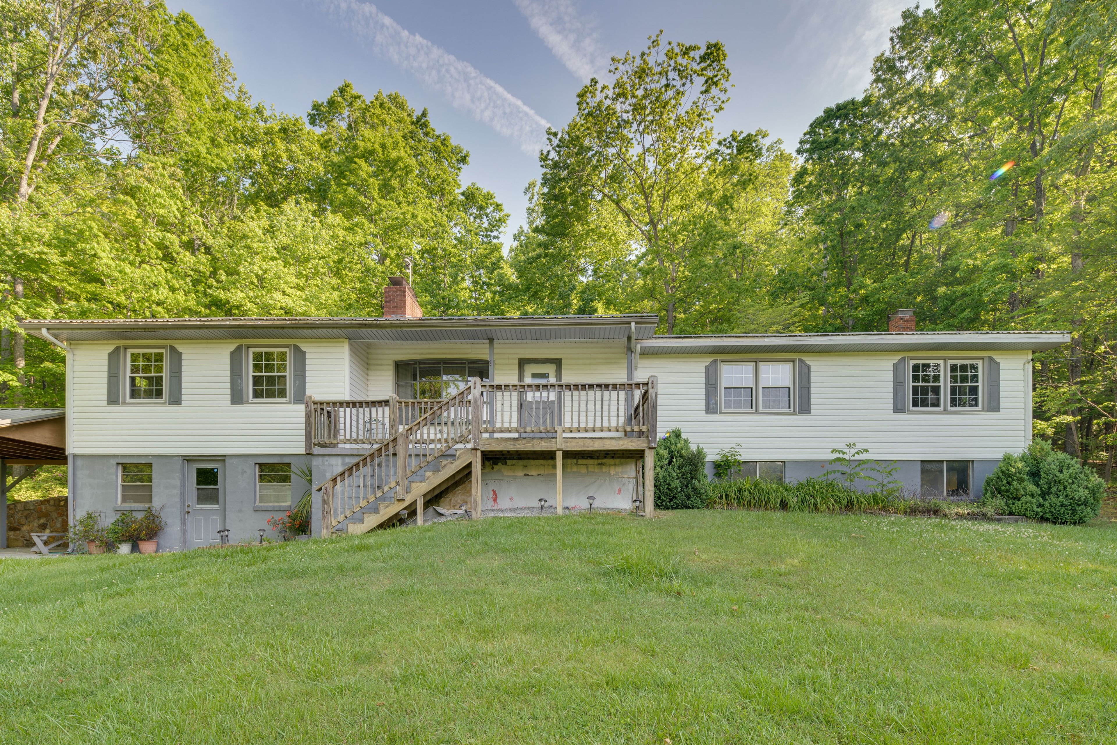 Exterior | Single-Story Home | Central A/C | Electric Heating