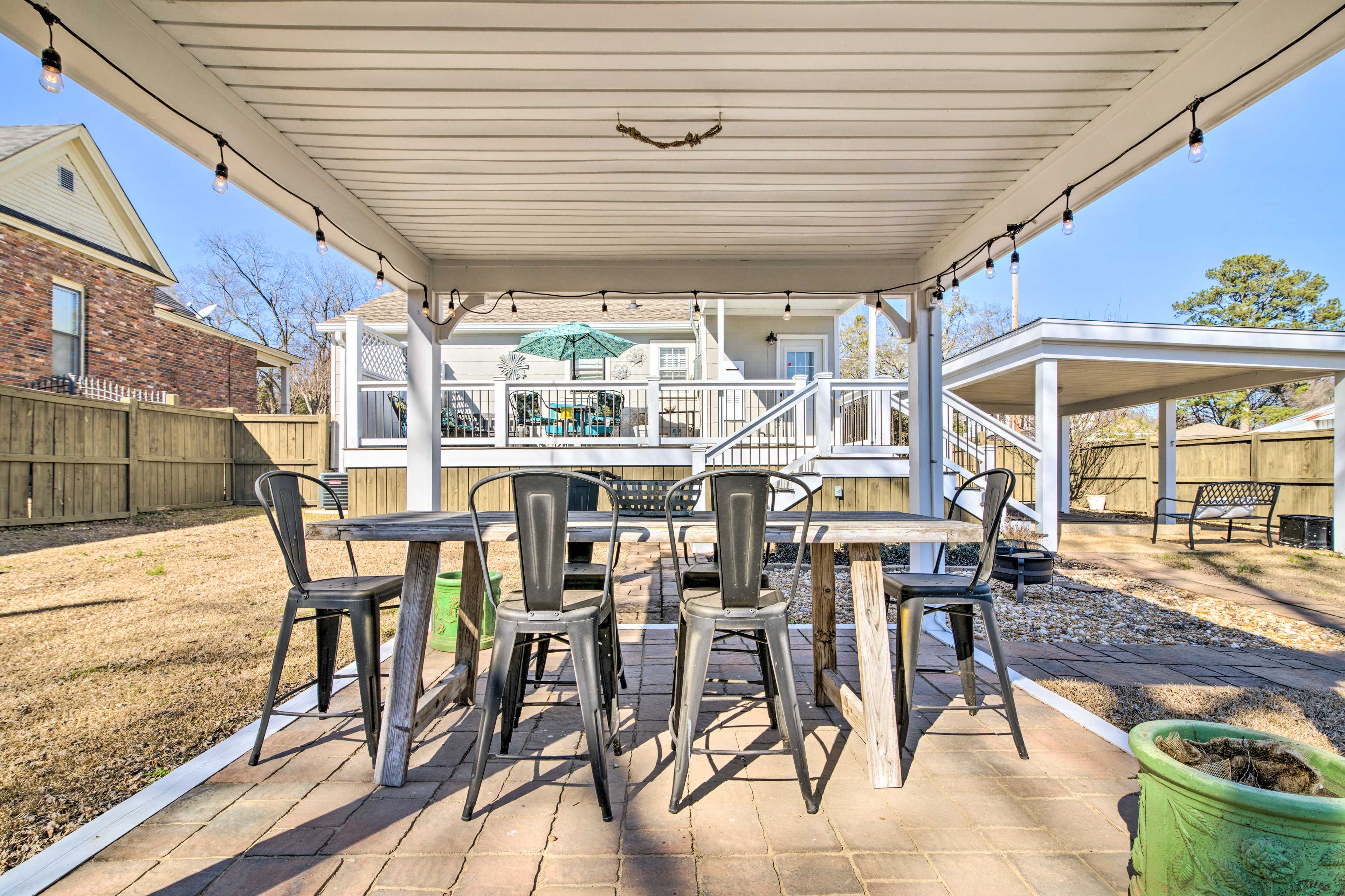 Outdoor Dining Area
