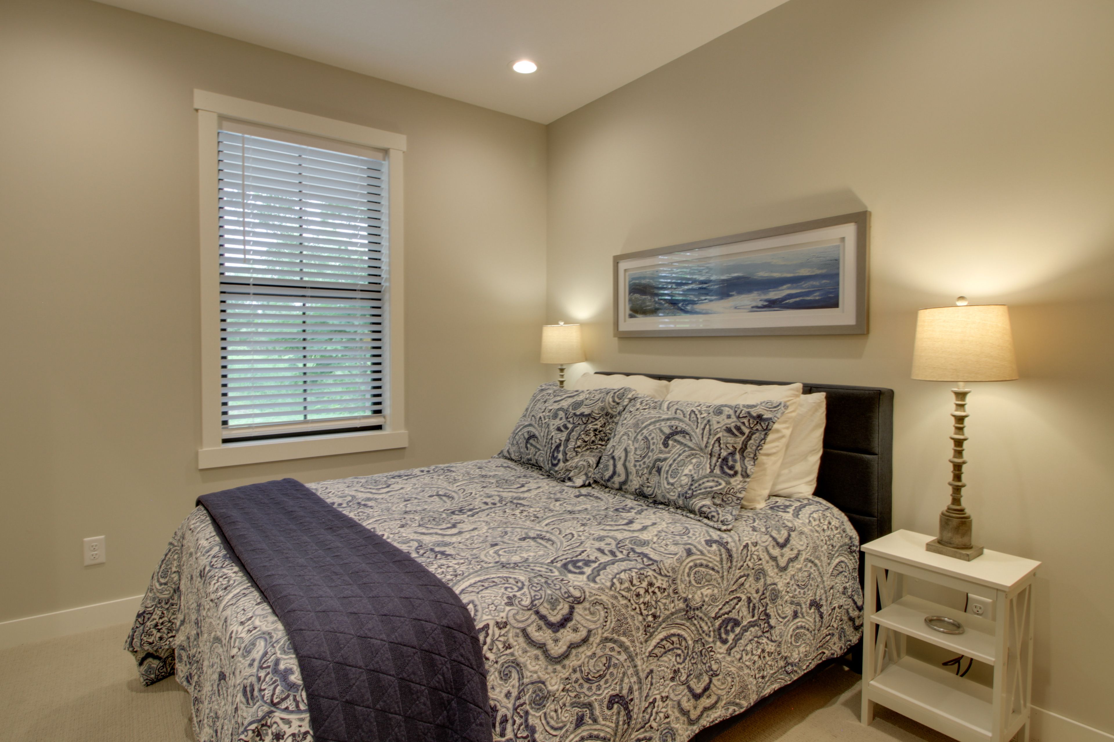 Bedroom 2 | Queen Bed