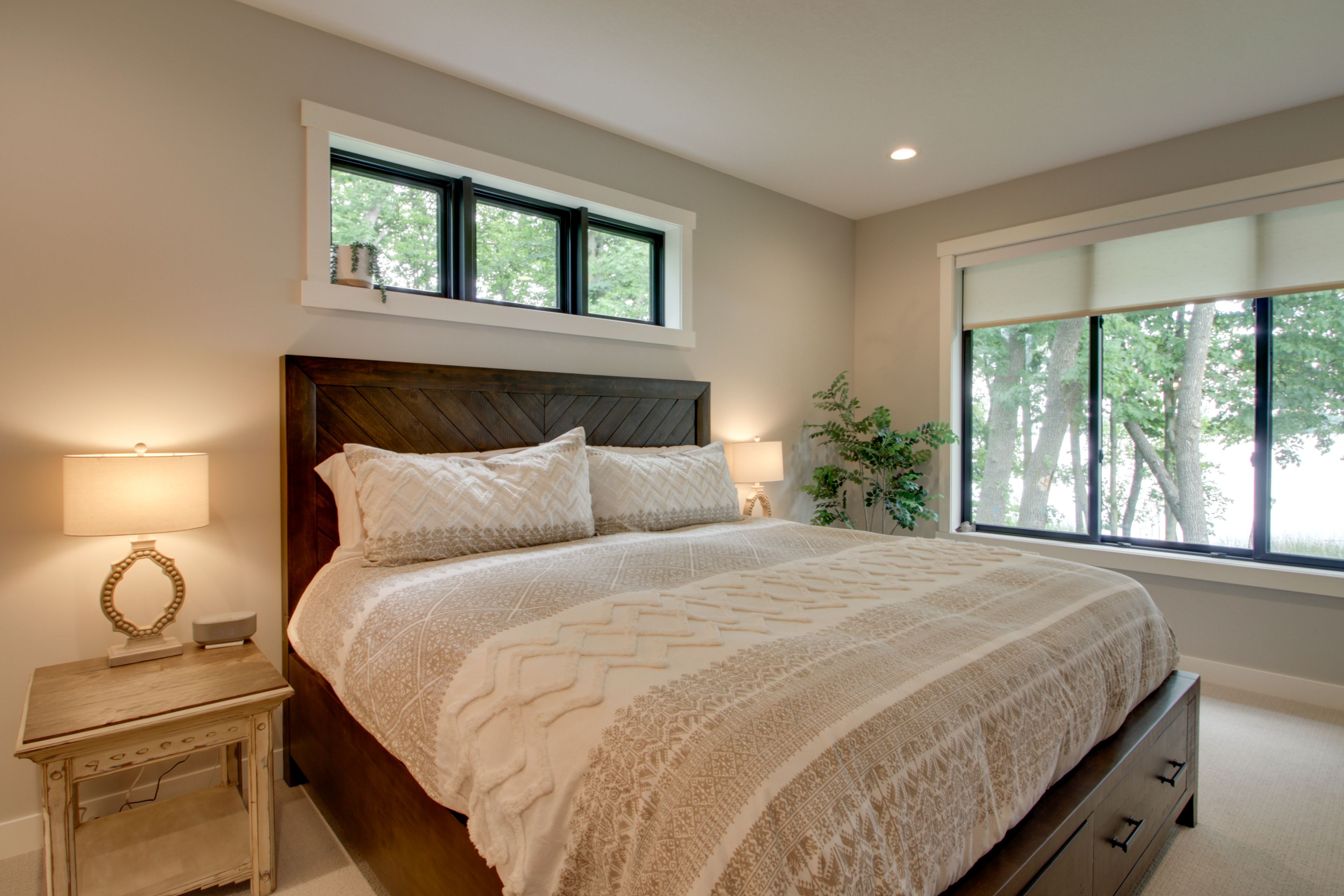 Bedroom 1 | King Bed | Smart TV