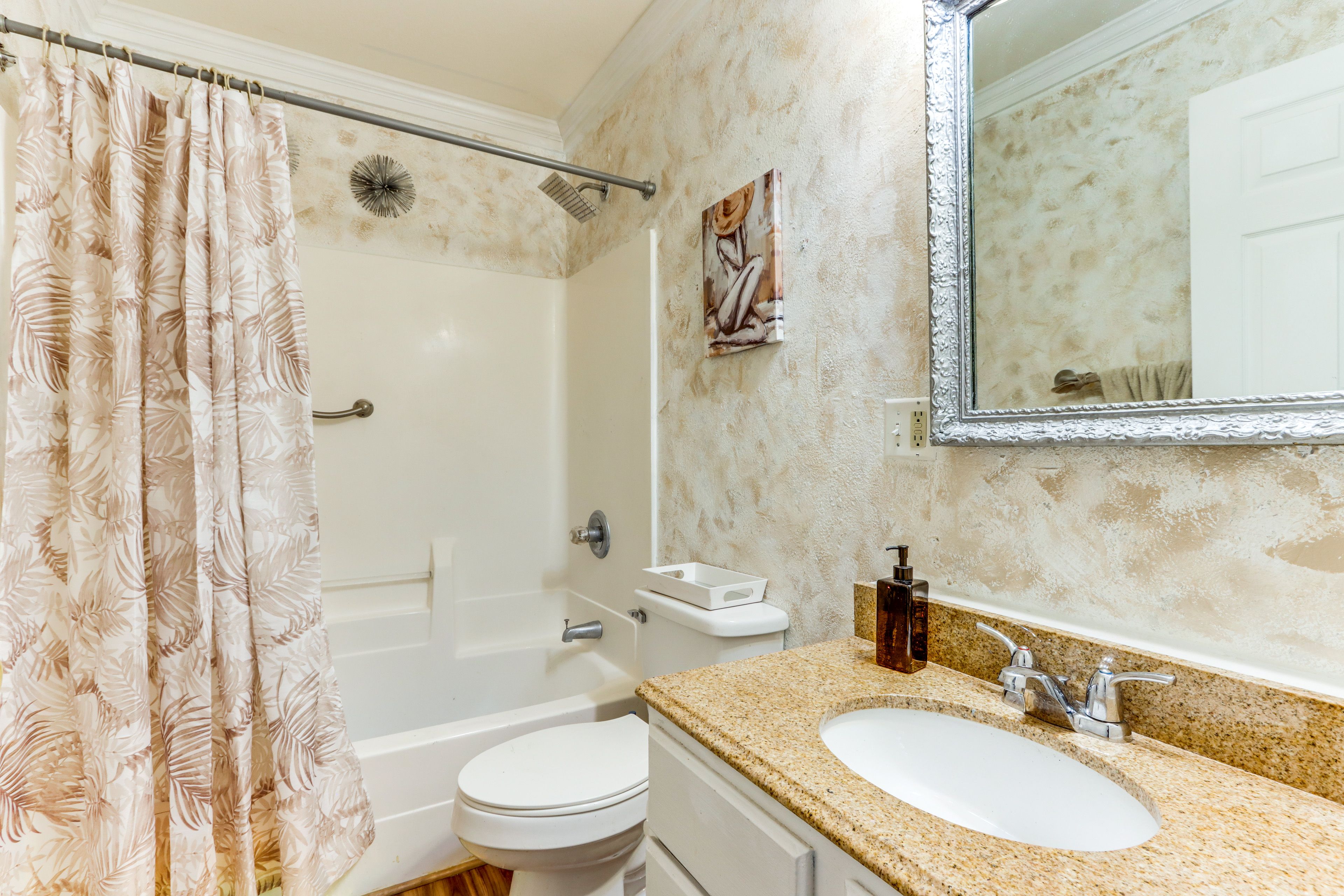 En-Suite Bathroom | Complimentary Toiletries