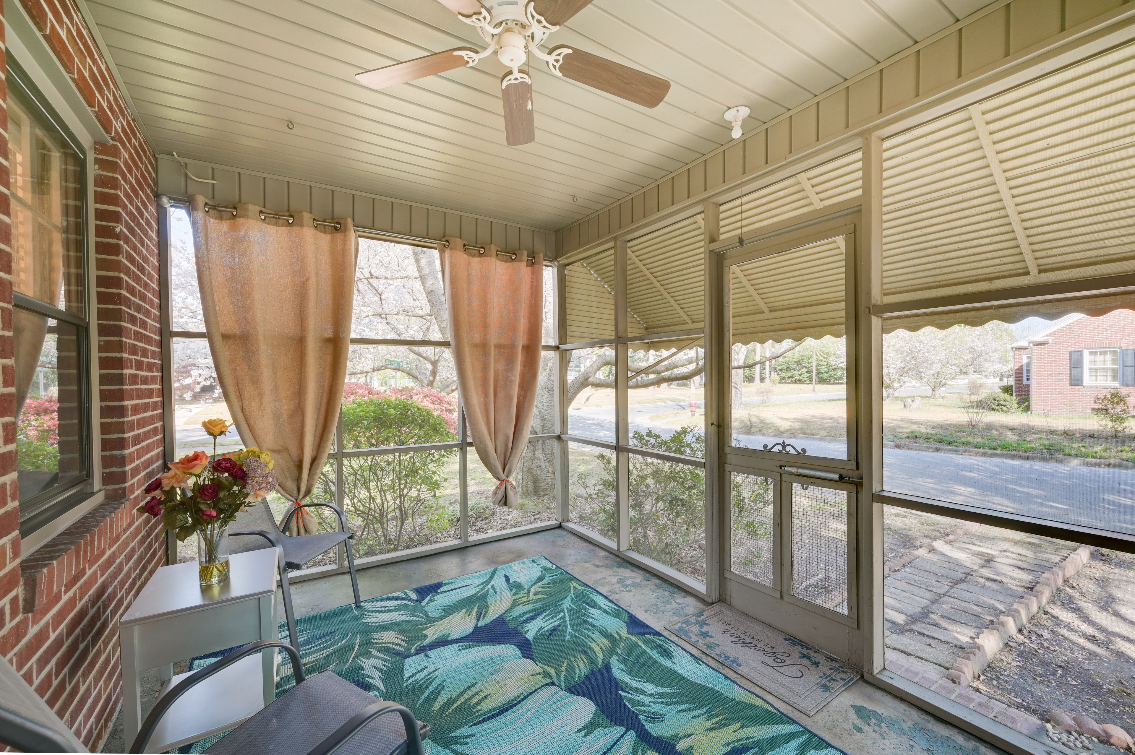 Screened-In Porch