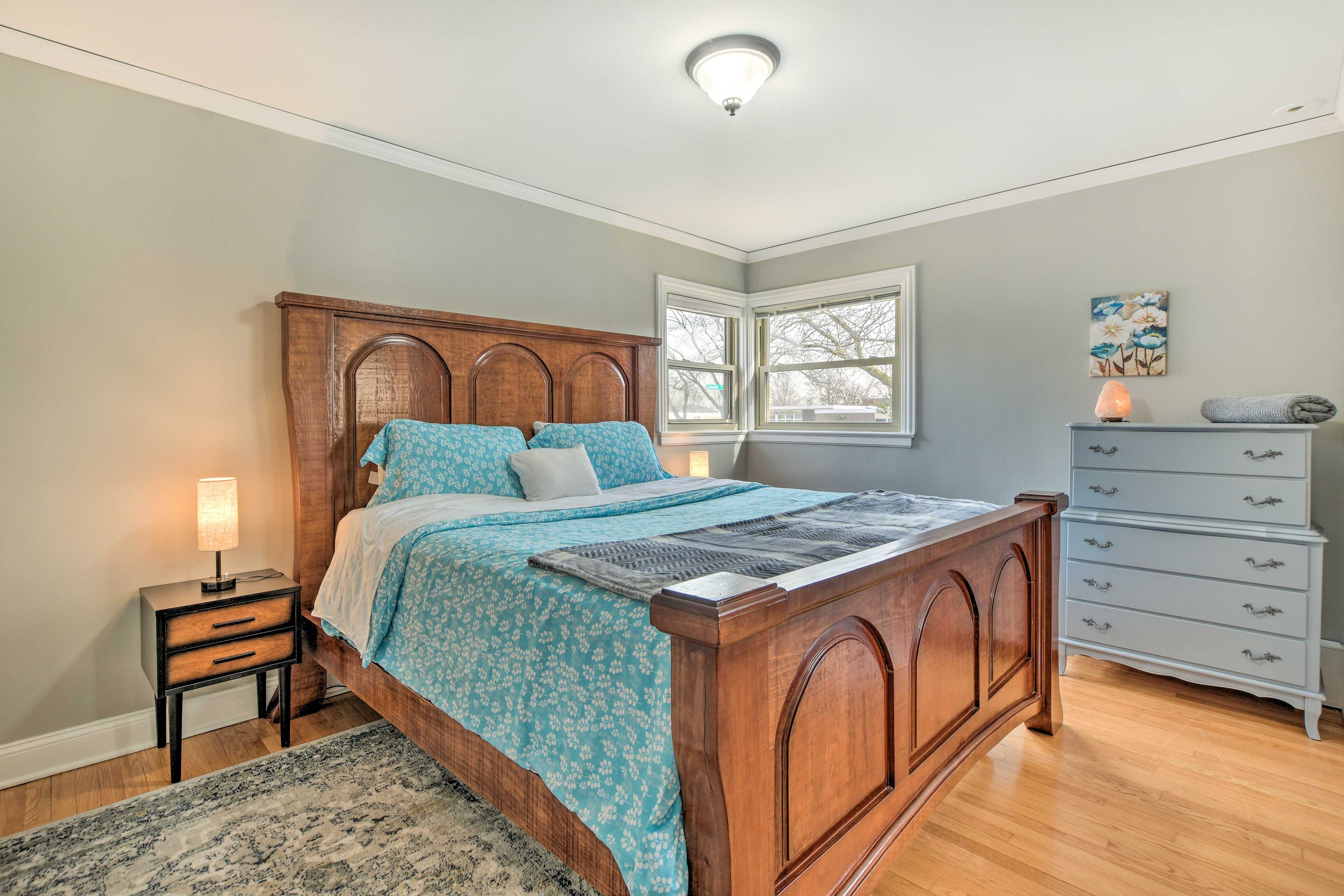 Bedroom 1 | King Bed | 2nd Floor | Linens Provided