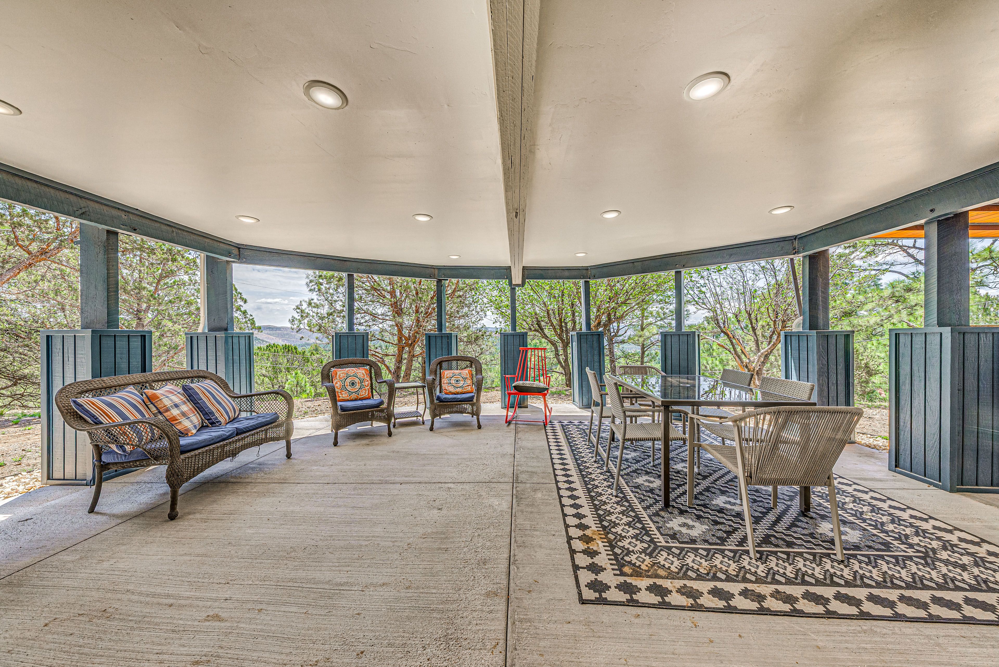 Covered Patio | Outdoor Dining Area