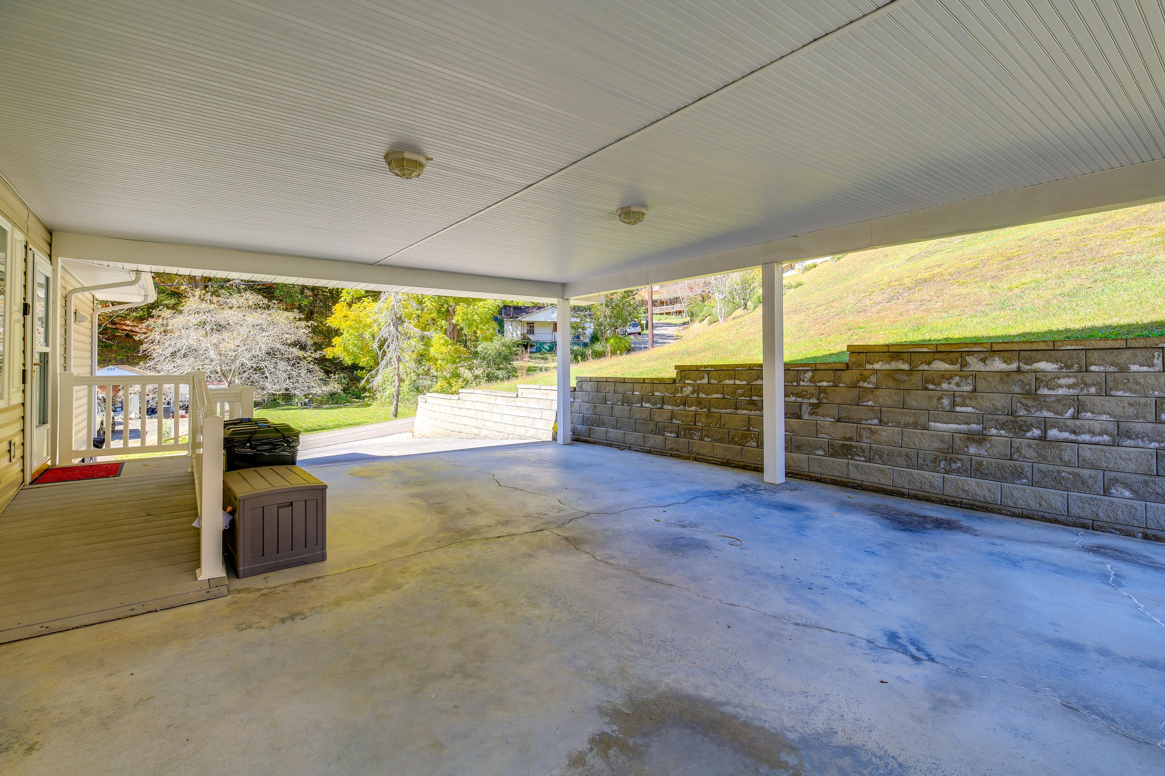 Side Entrance + Ramp