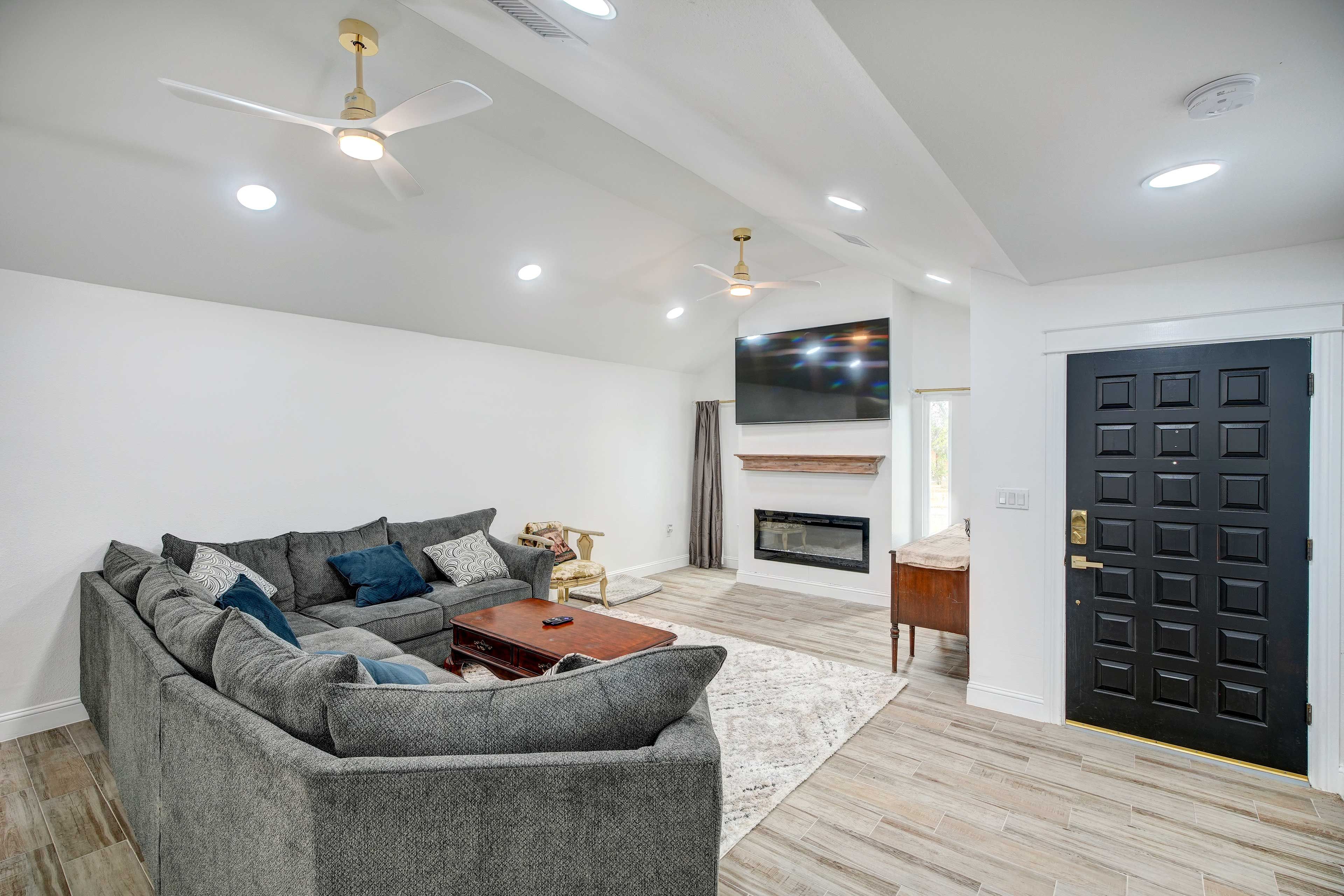 Living Room | Main Level | Electric Fireplace | Smart TV | Central A/C