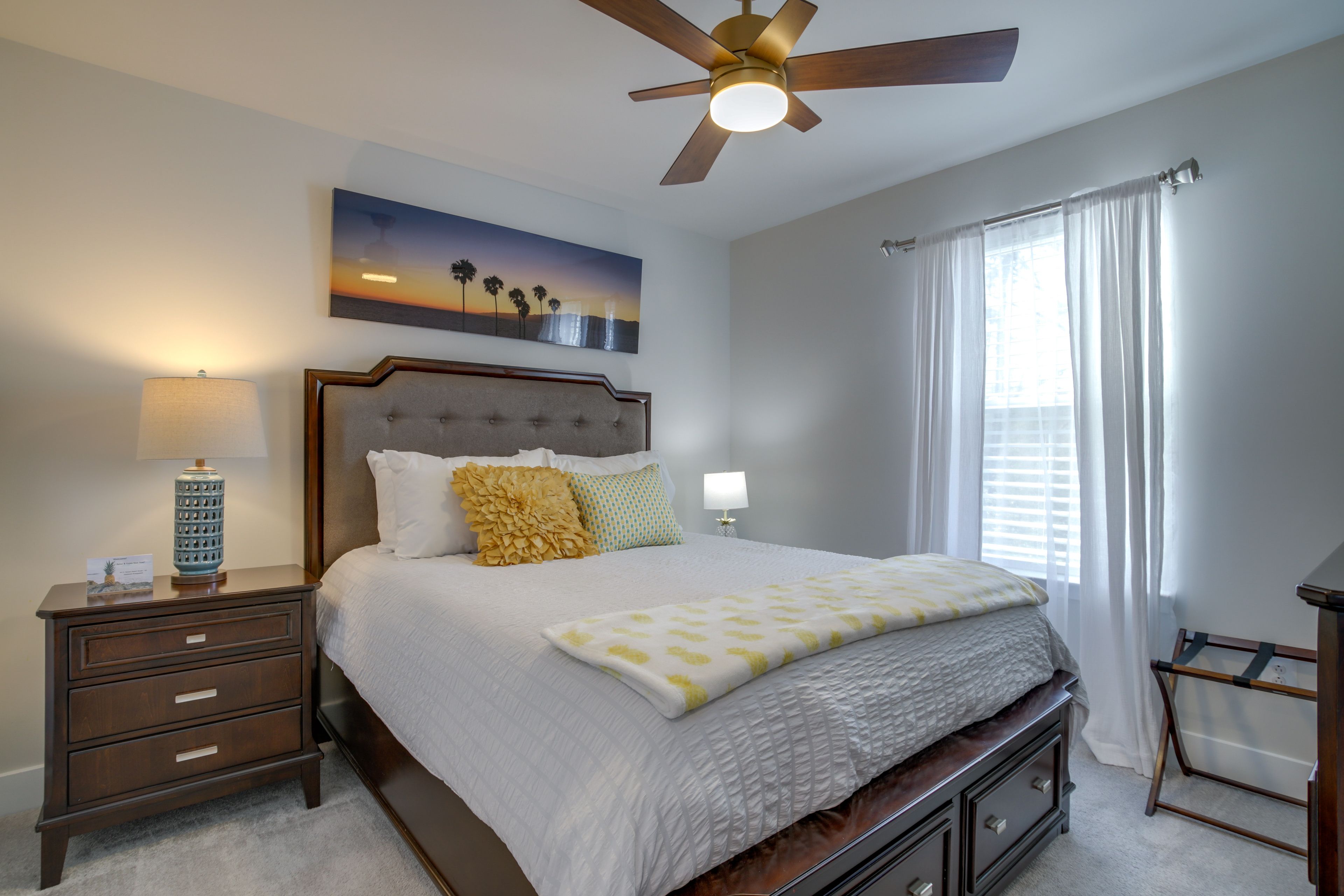 Bedroom 2 | Queen Bed | Smart TV | 3rd Floor