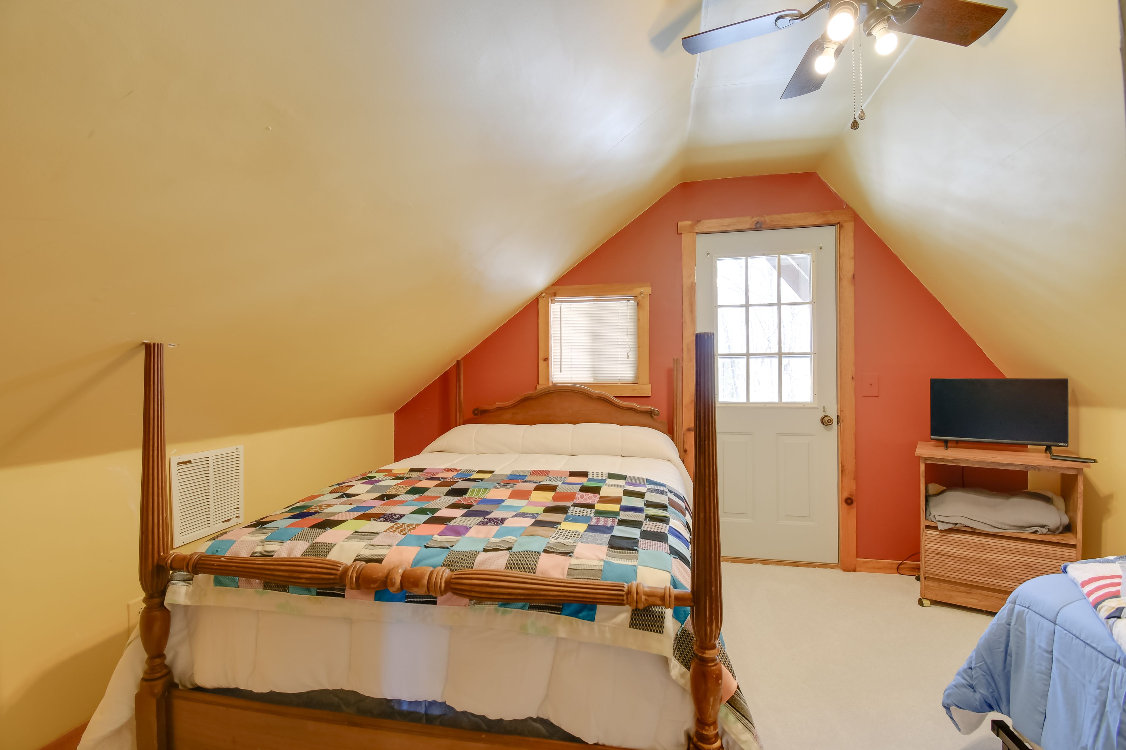 Bedroom 3 | Full Bed | Twin Bed | 2nd Floor