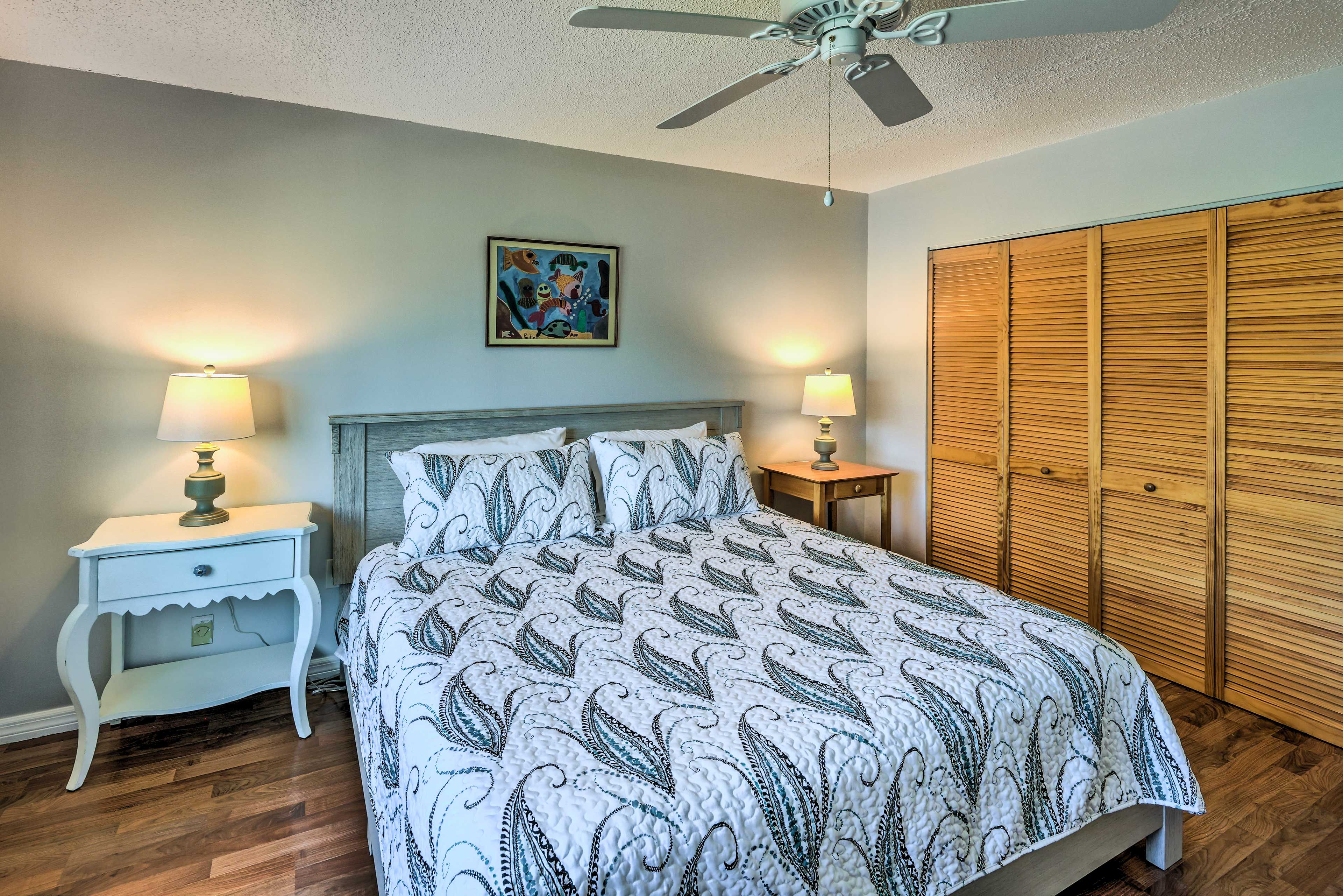 Bedroom 1 | King Bed | Linens Provided | Smart TV w/ Cable