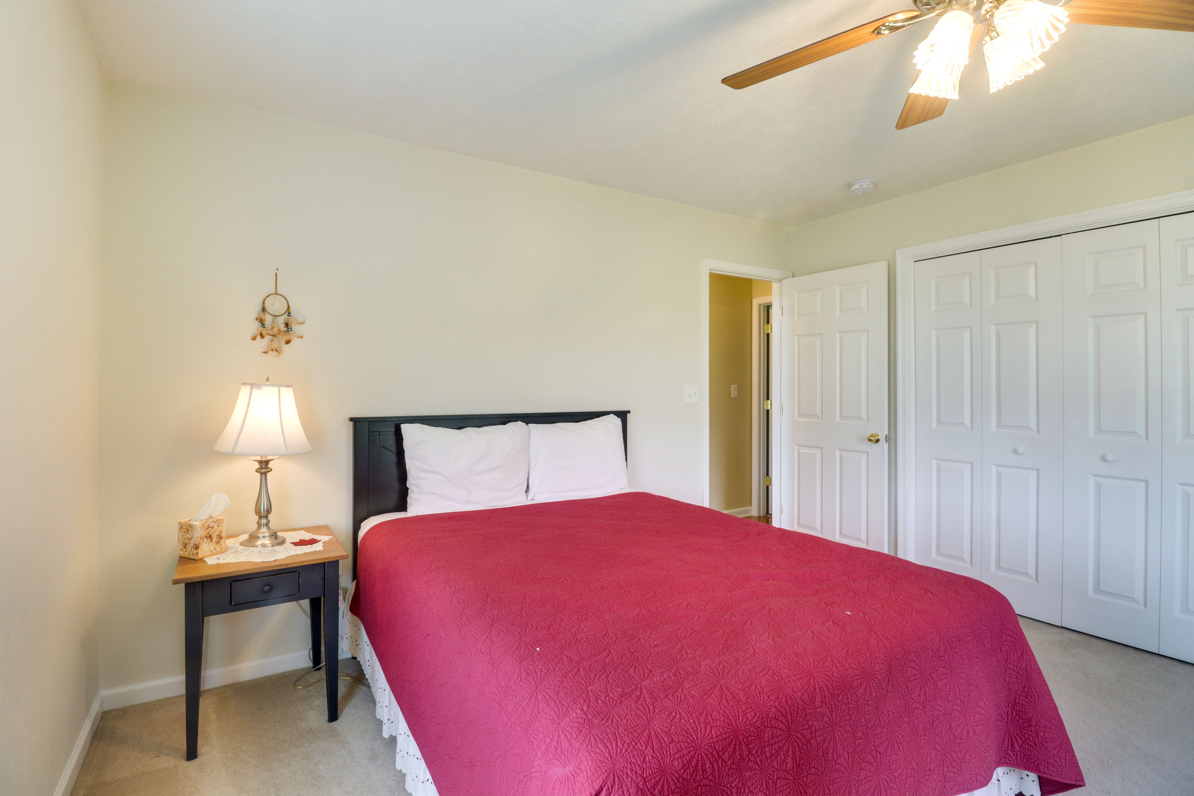 Bedroom 2 | Queen Bed
