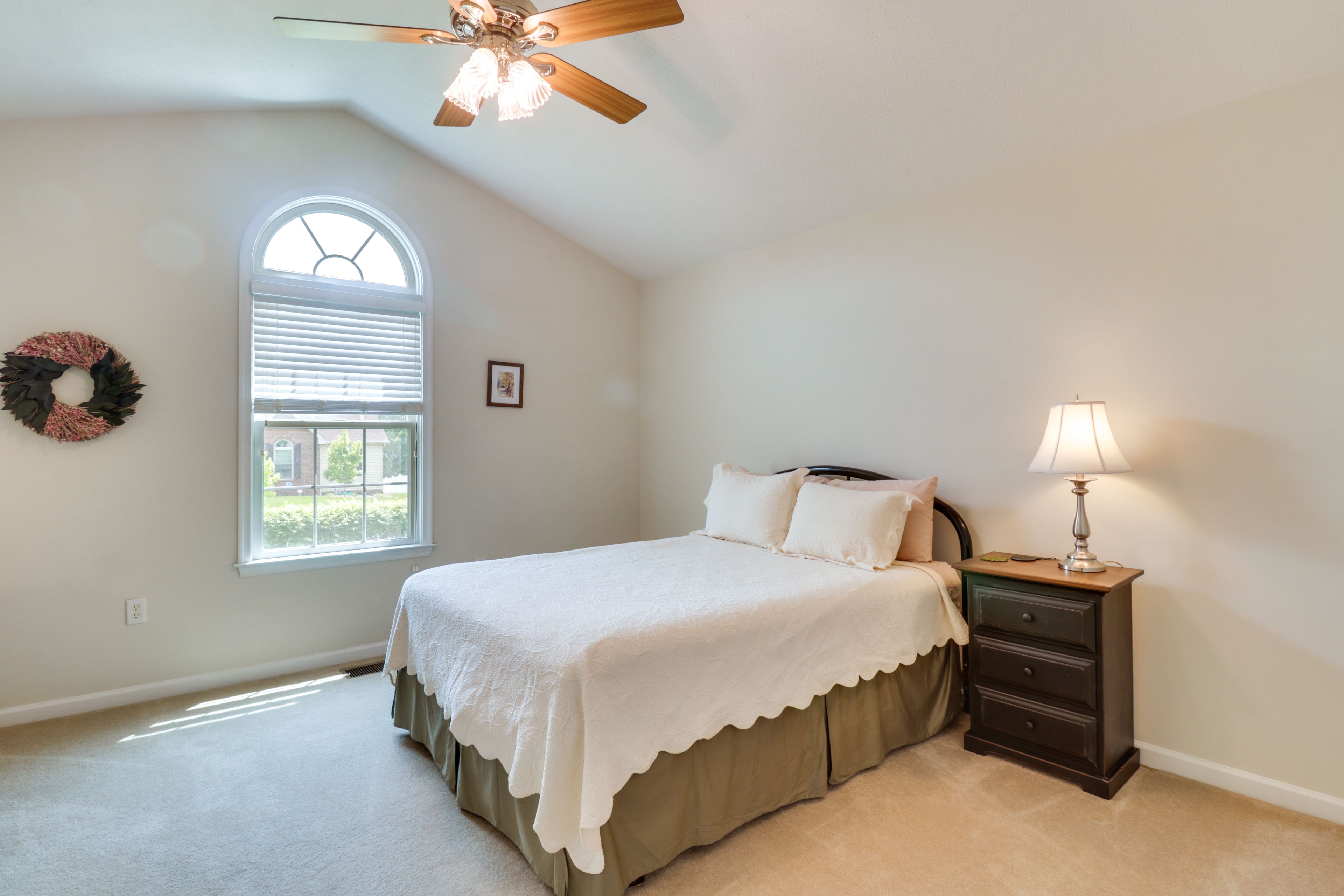 Bedroom 3 | Queen Bed
