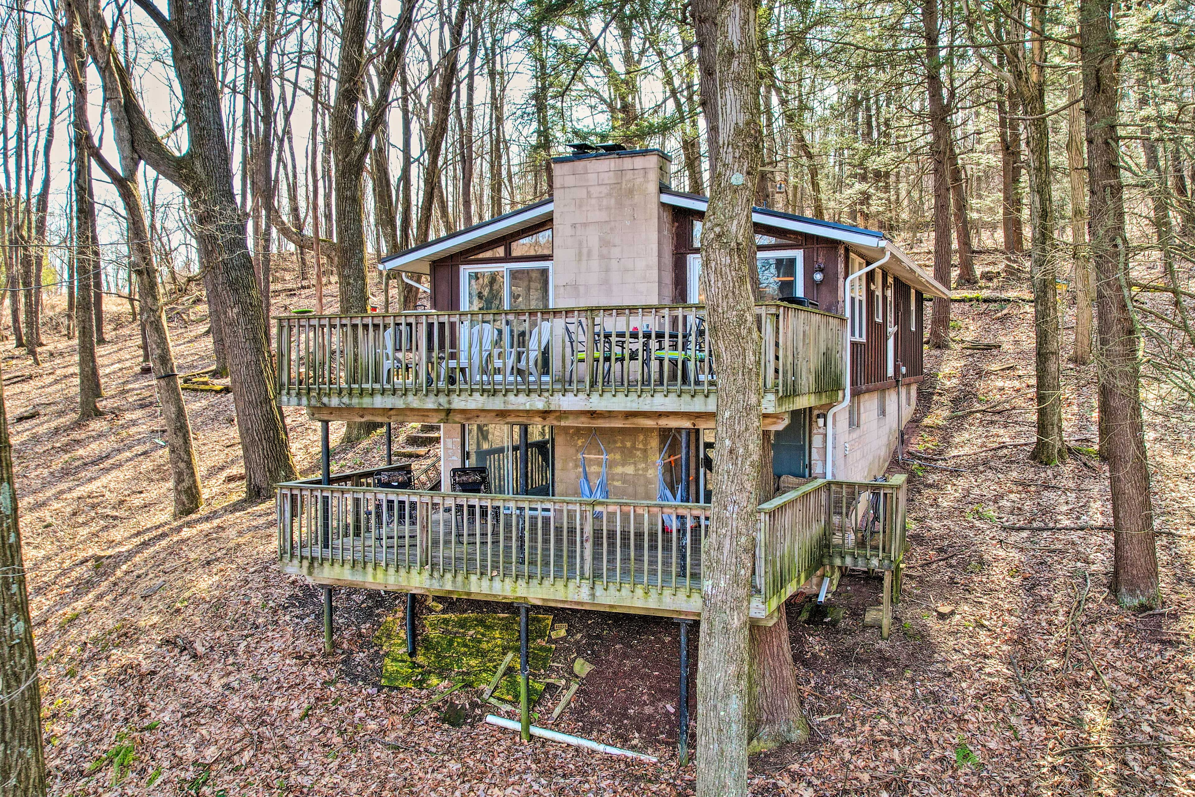 Imler Vacation Rental | 3BR | 1.5BA | 1,000 Sq Ft | Stairs Required
