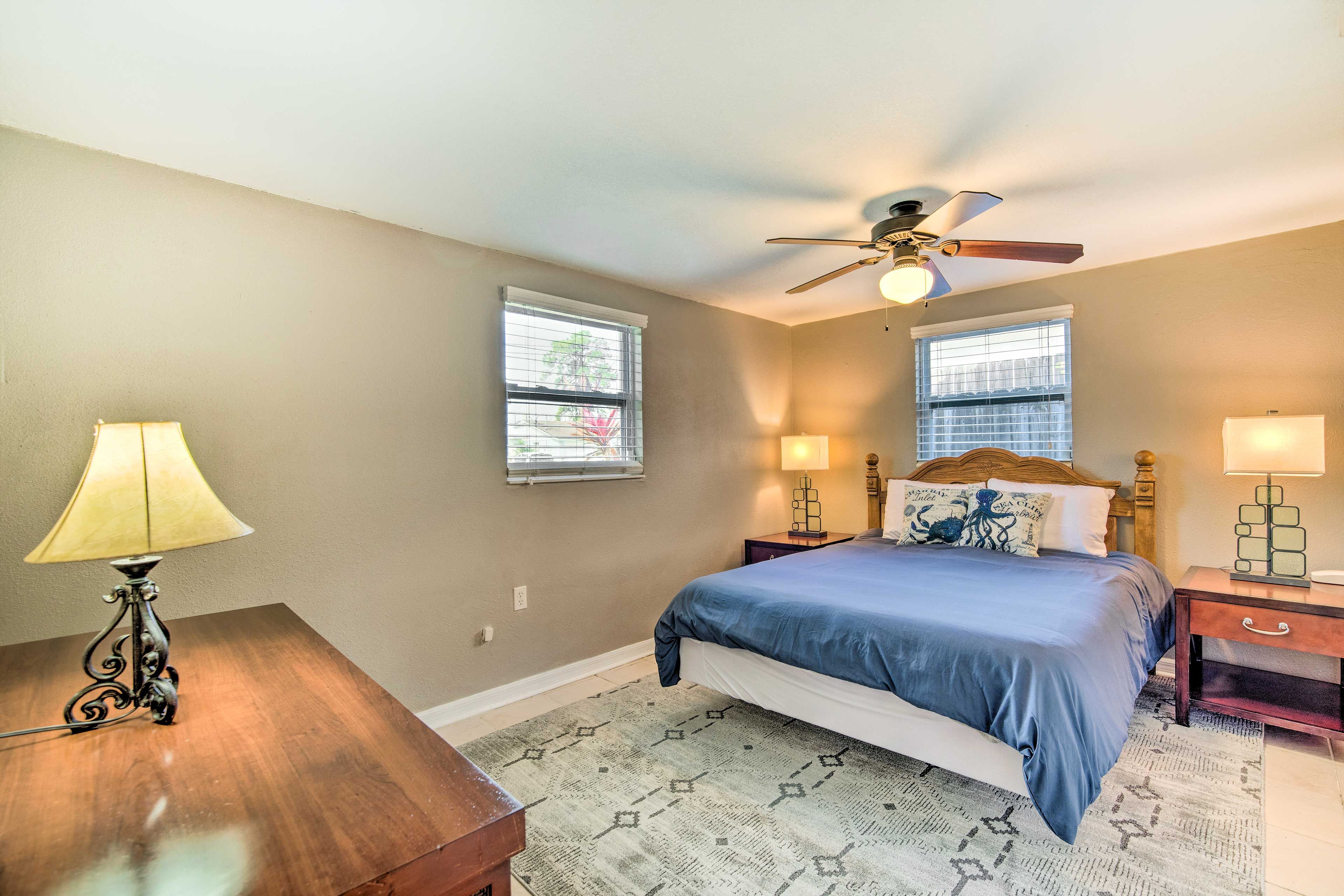 Bedroom 2 | Main Level | Queen Bed
