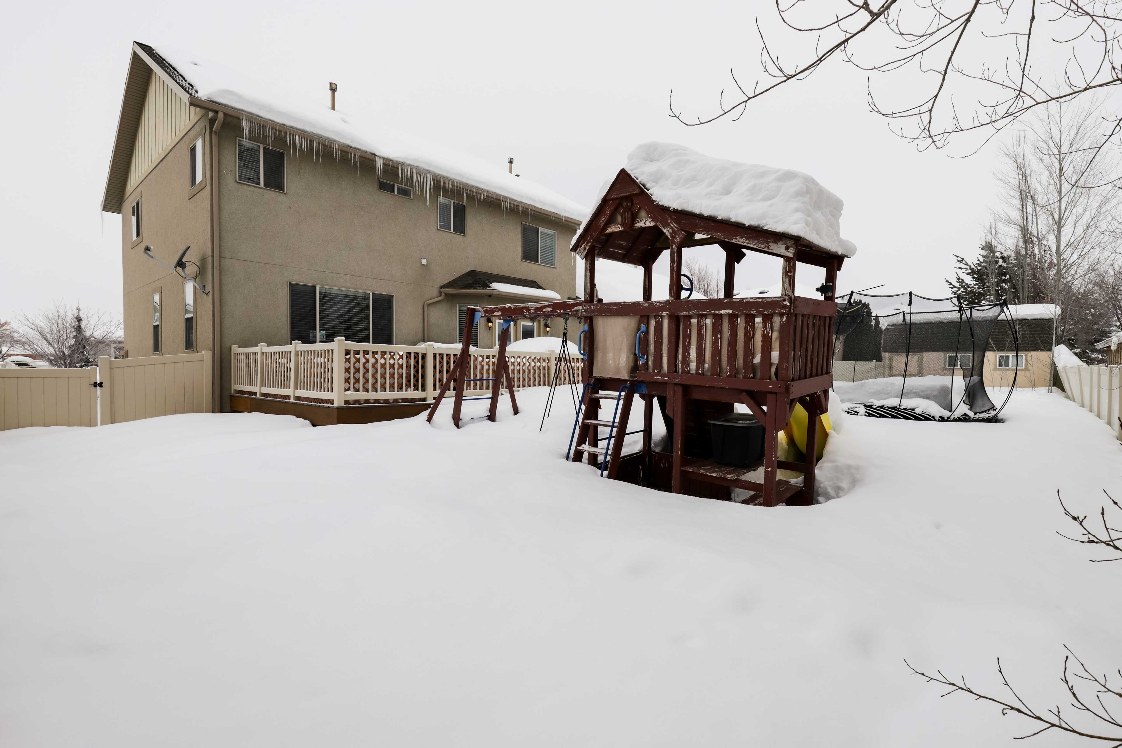 Fenced-In Yard | Playset | Trampoline