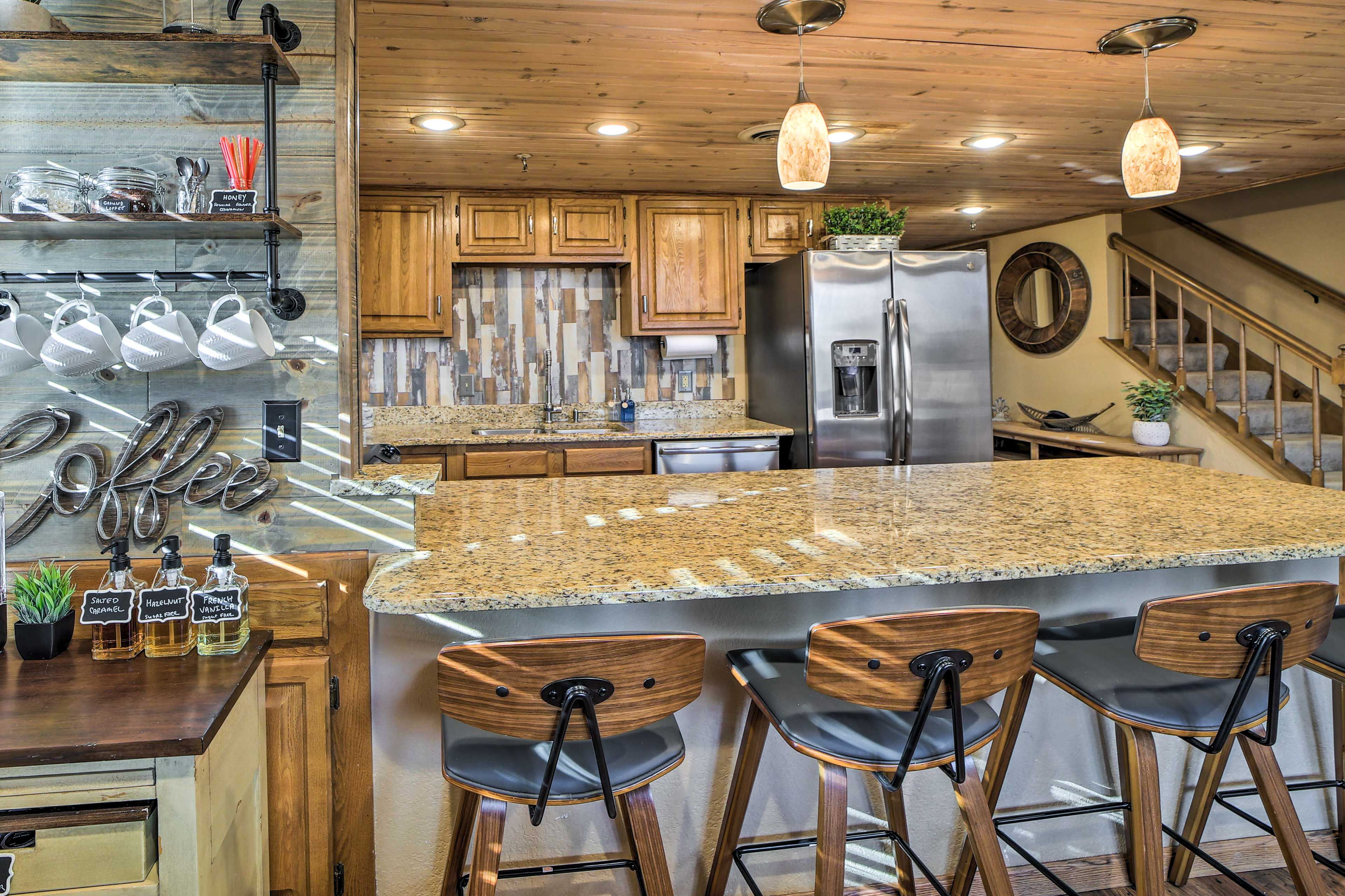 Dining Area | Dishware & Flatware Provided | Coffee Bar