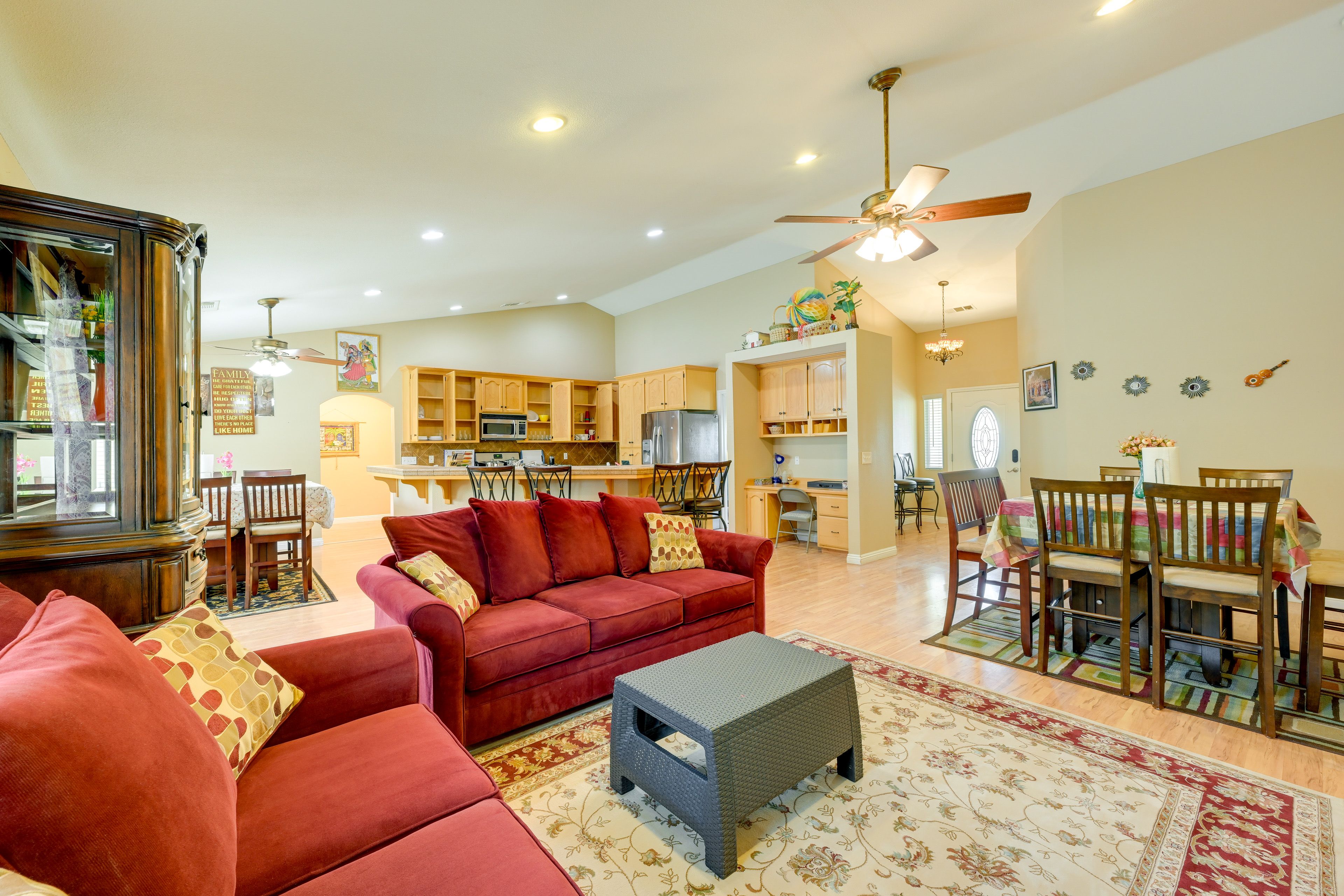 Porterville Vacation Rental | 5BR | 2BA | 2,000 Sq Ft | 1 Half Step Required