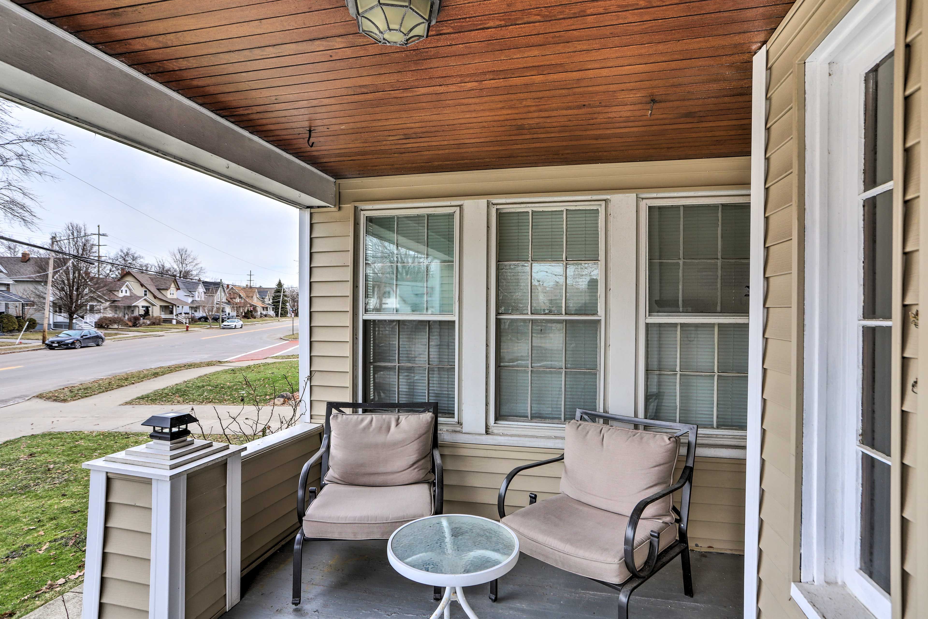 House Exterior | Furnished Porch