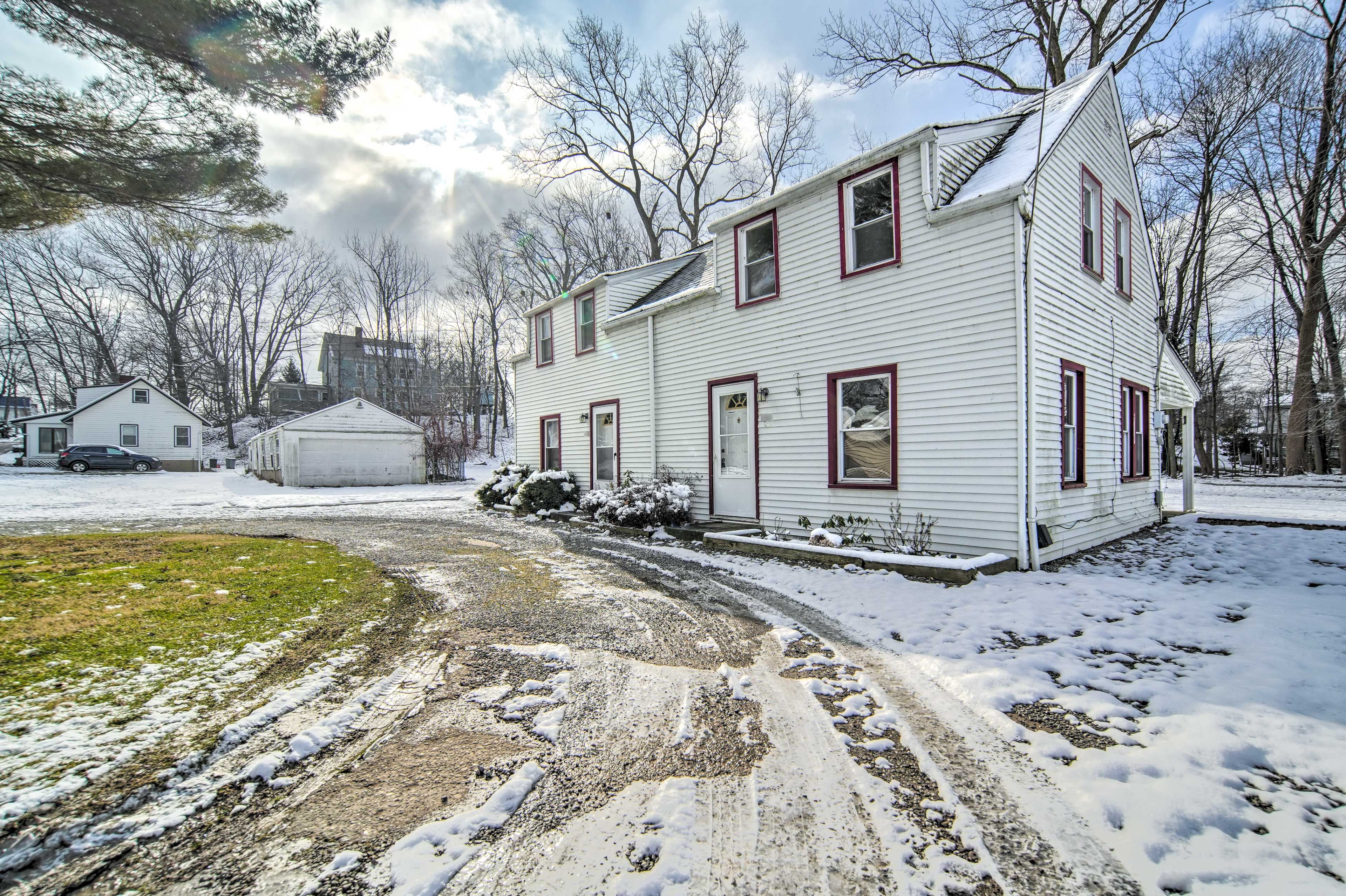 Parking | Driveway (3 Vehicles)