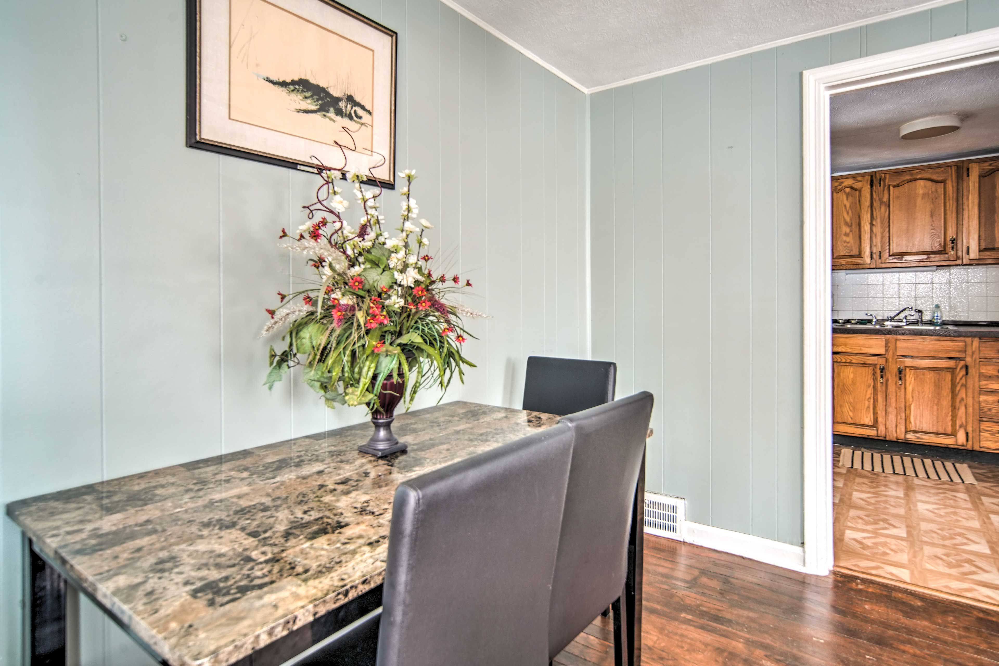 Dining Area | Dishware & Flatware Provided