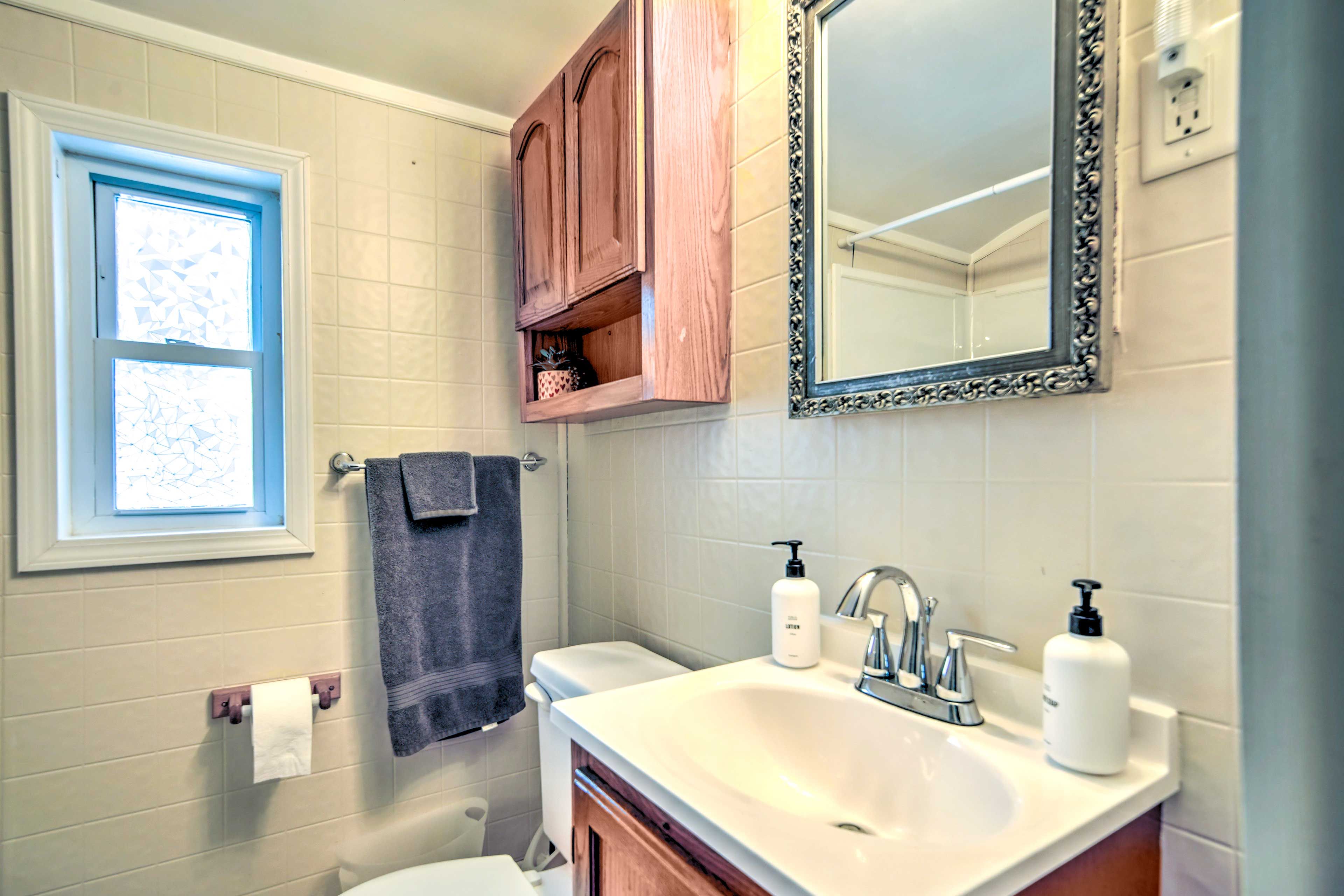 Bathroom | Towels Provided | Complimentary Toiletries