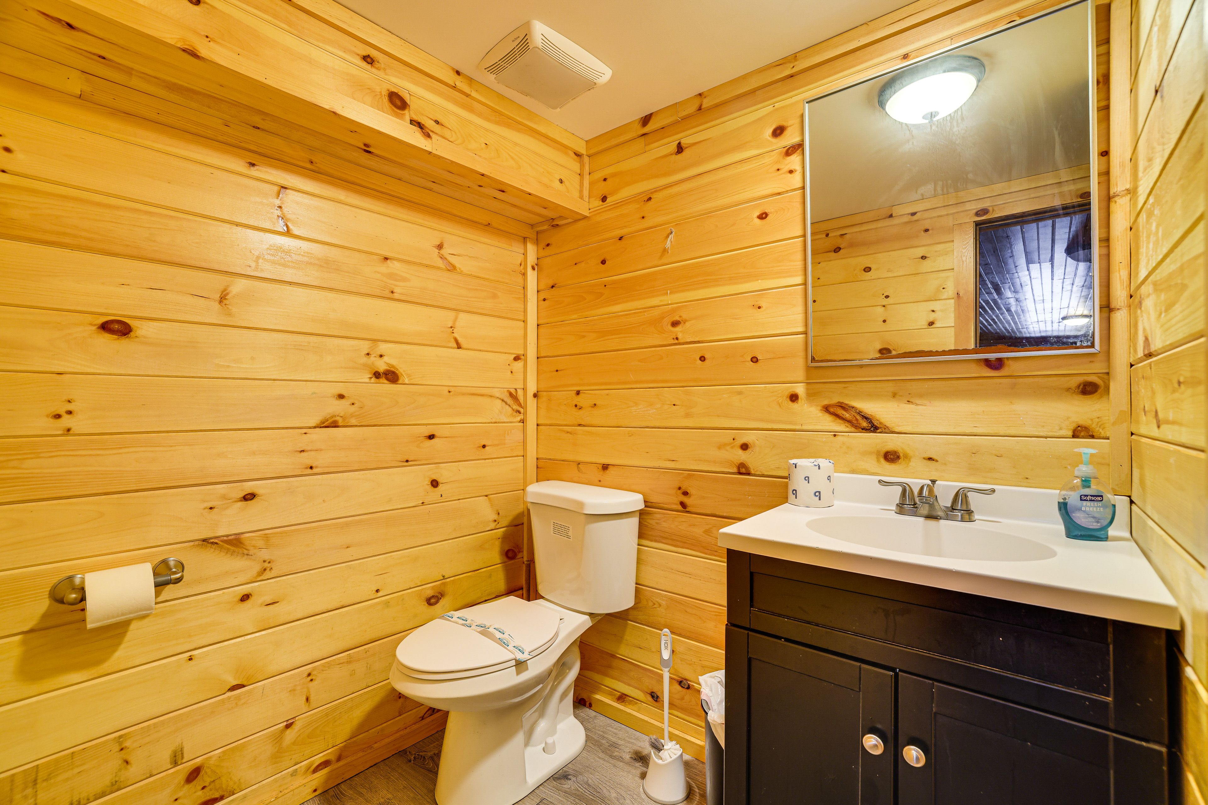 Half Bathroom | 1st Floor