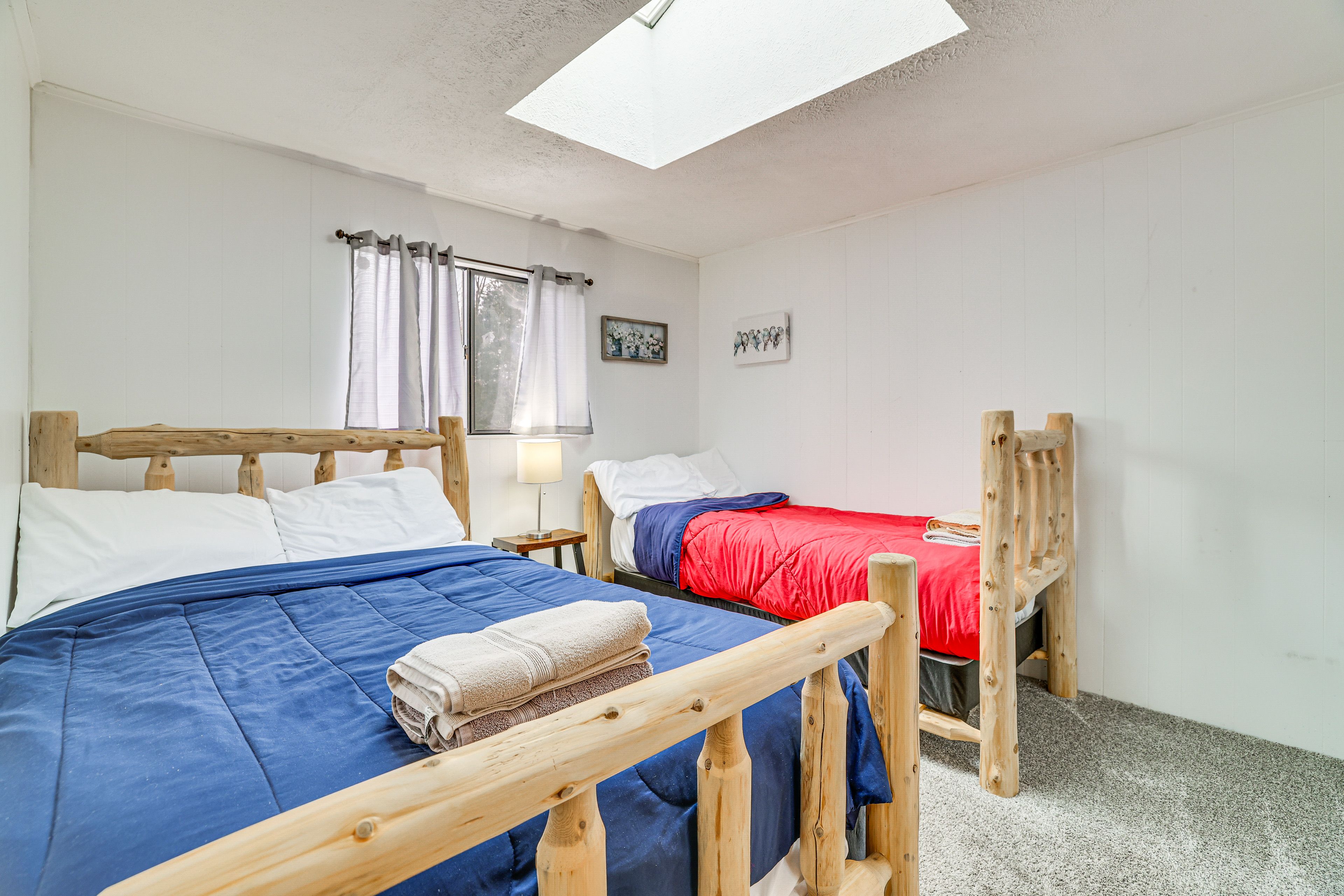 Bedroom 3 | Queen Bed | Twin Bed | 2nd Floor