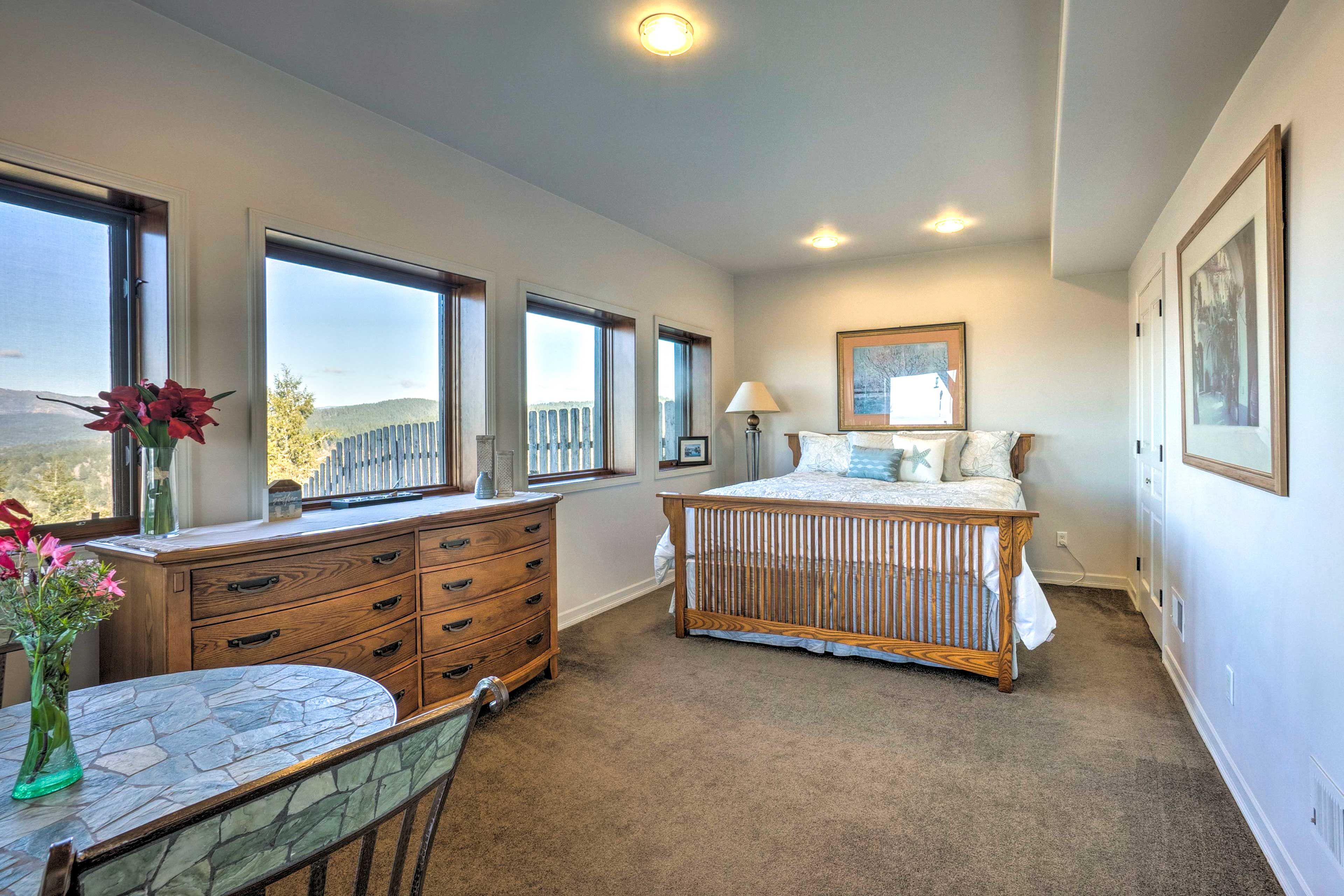 Bedroom | California King Bed | Adjustable Mattress | Linens Provided