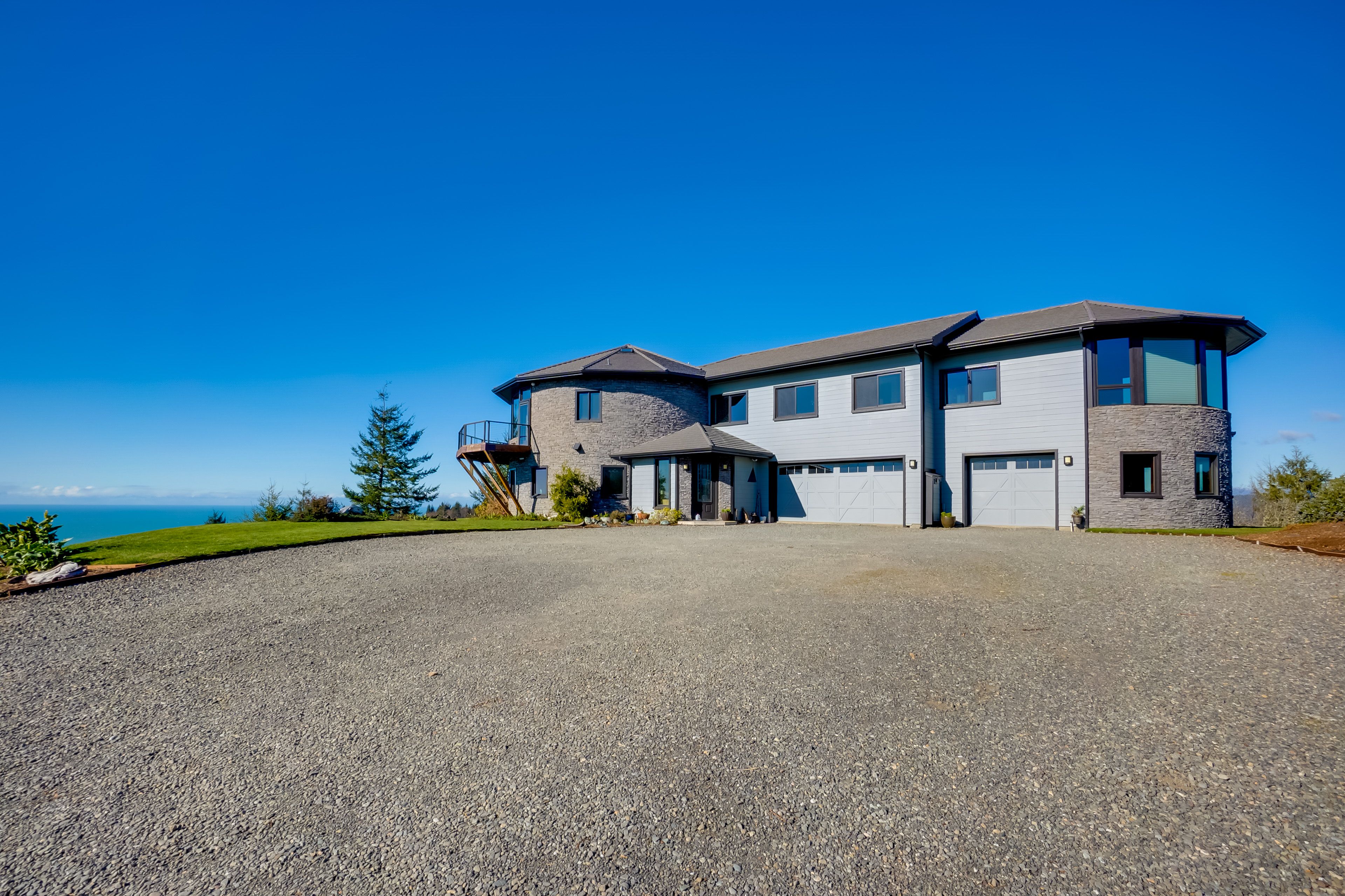 Parking | Ample Driveway Parking